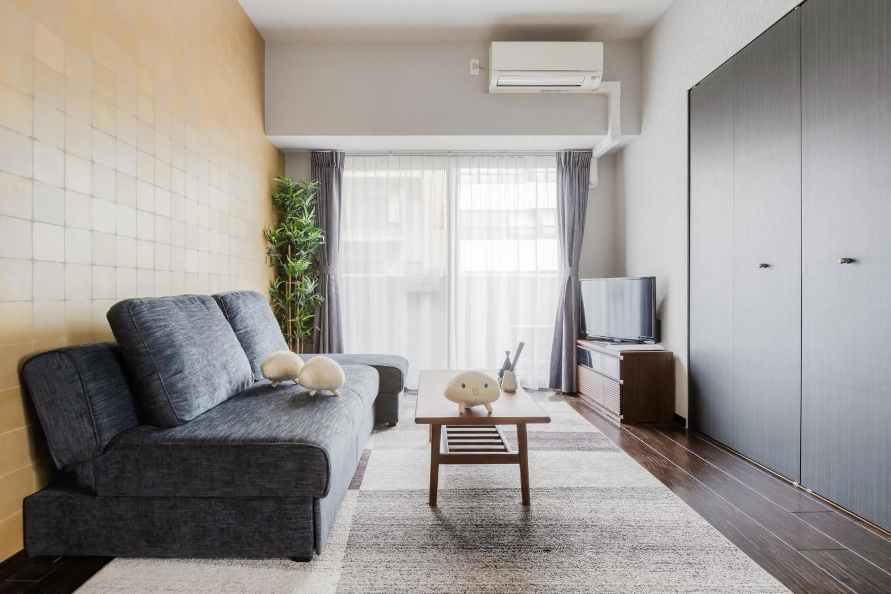 Photo of the whole room in Forestay Shinsaibashi