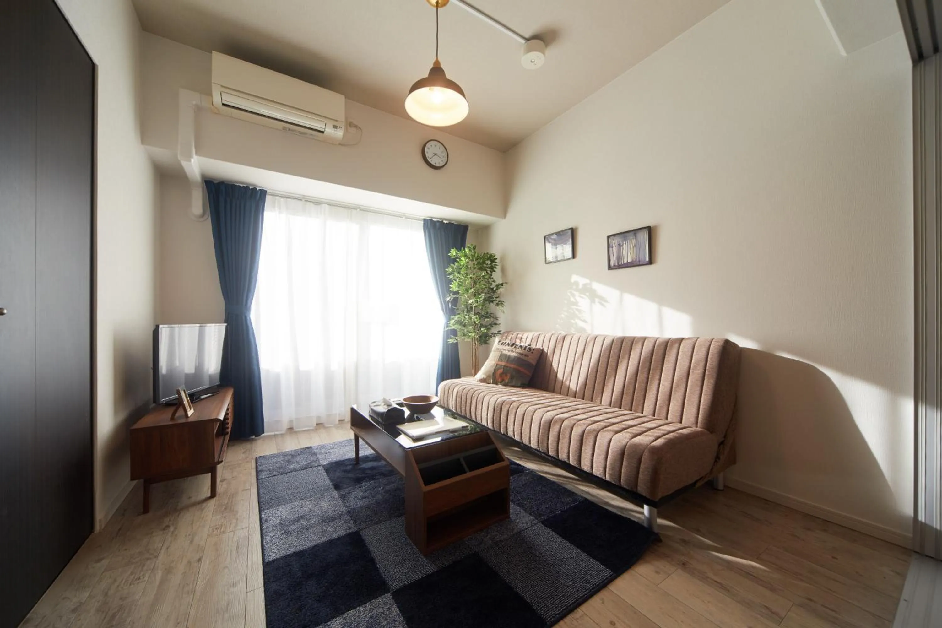 Photo of the whole room in Forestay Shinsaibashi