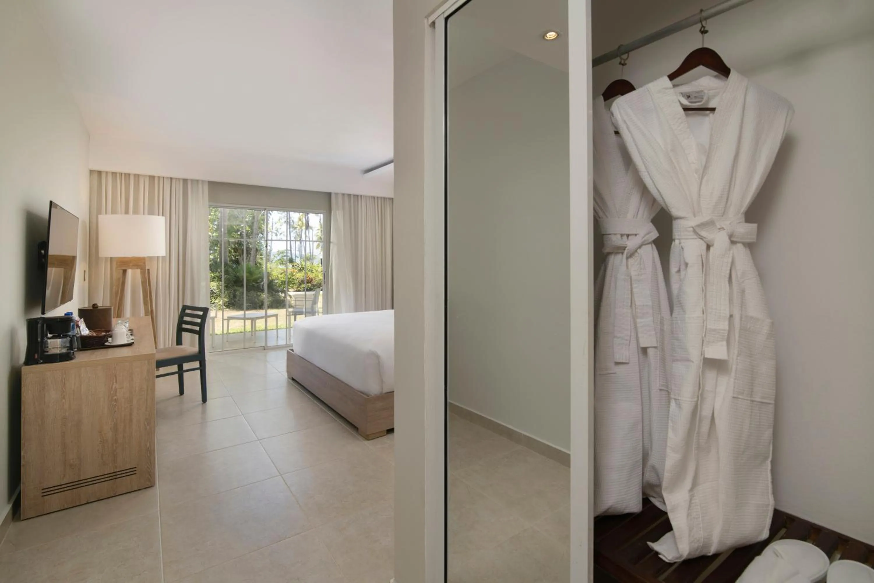 View (from property/room), Bed in Wyndham Alltra Samana All Inclusive Resort