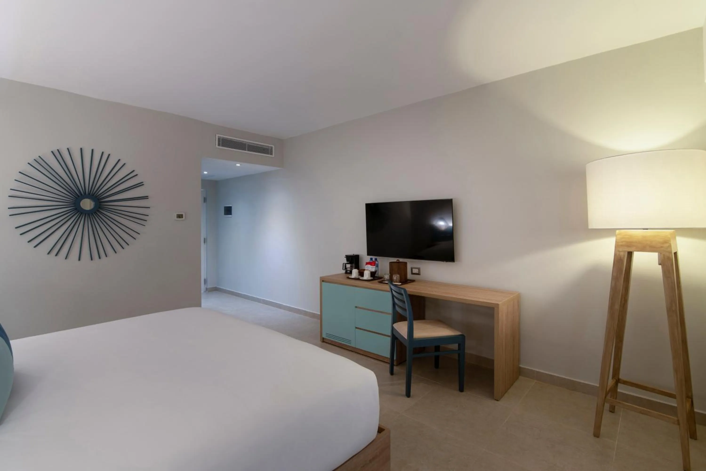 TV and multimedia, Bed in Wyndham Alltra Samana All Inclusive Resort