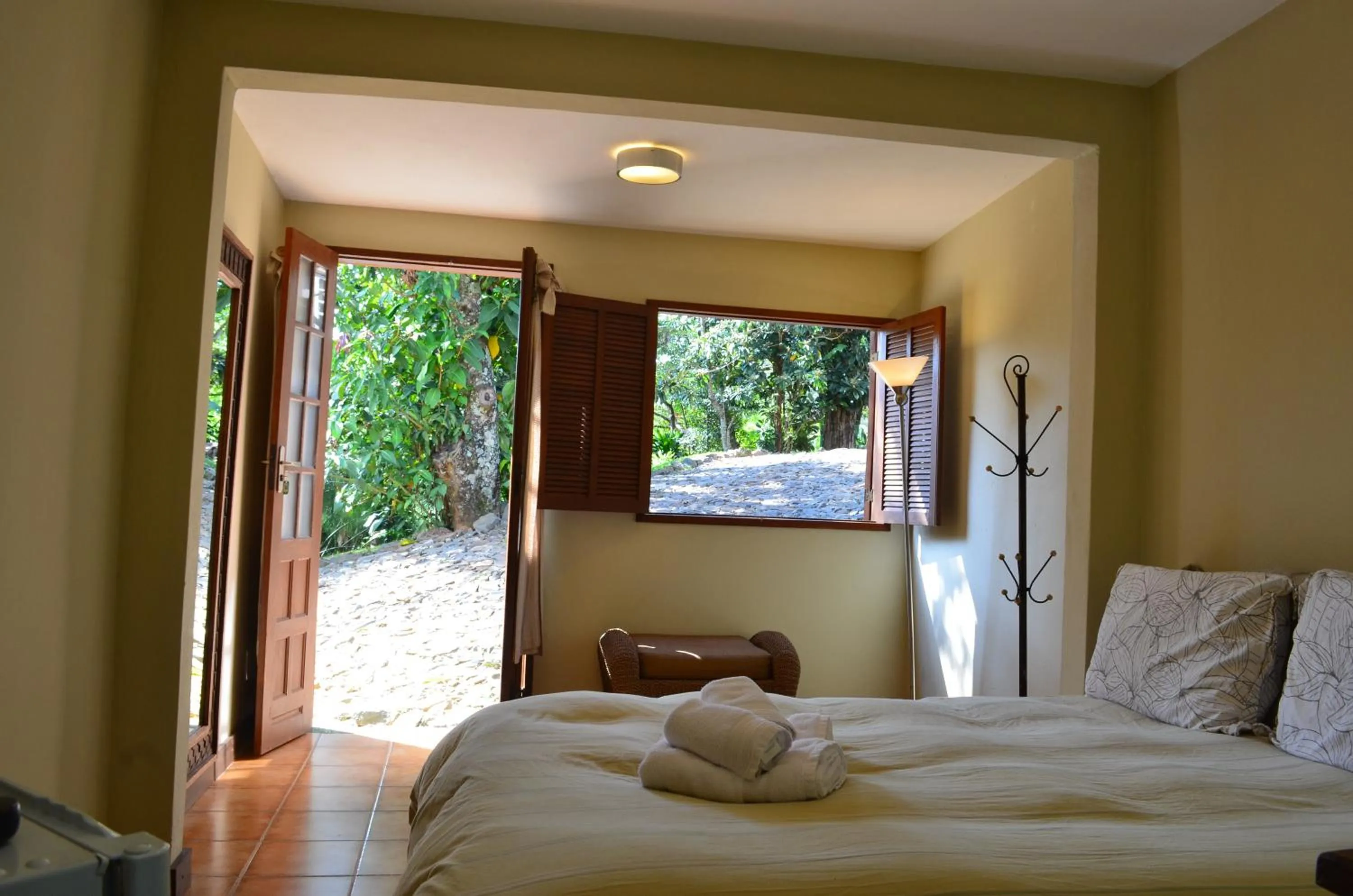 Photo of the whole room, Bed in Pousada Papyrus