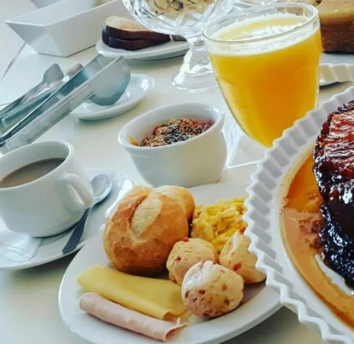 Food in Champagnat Praia Hotel