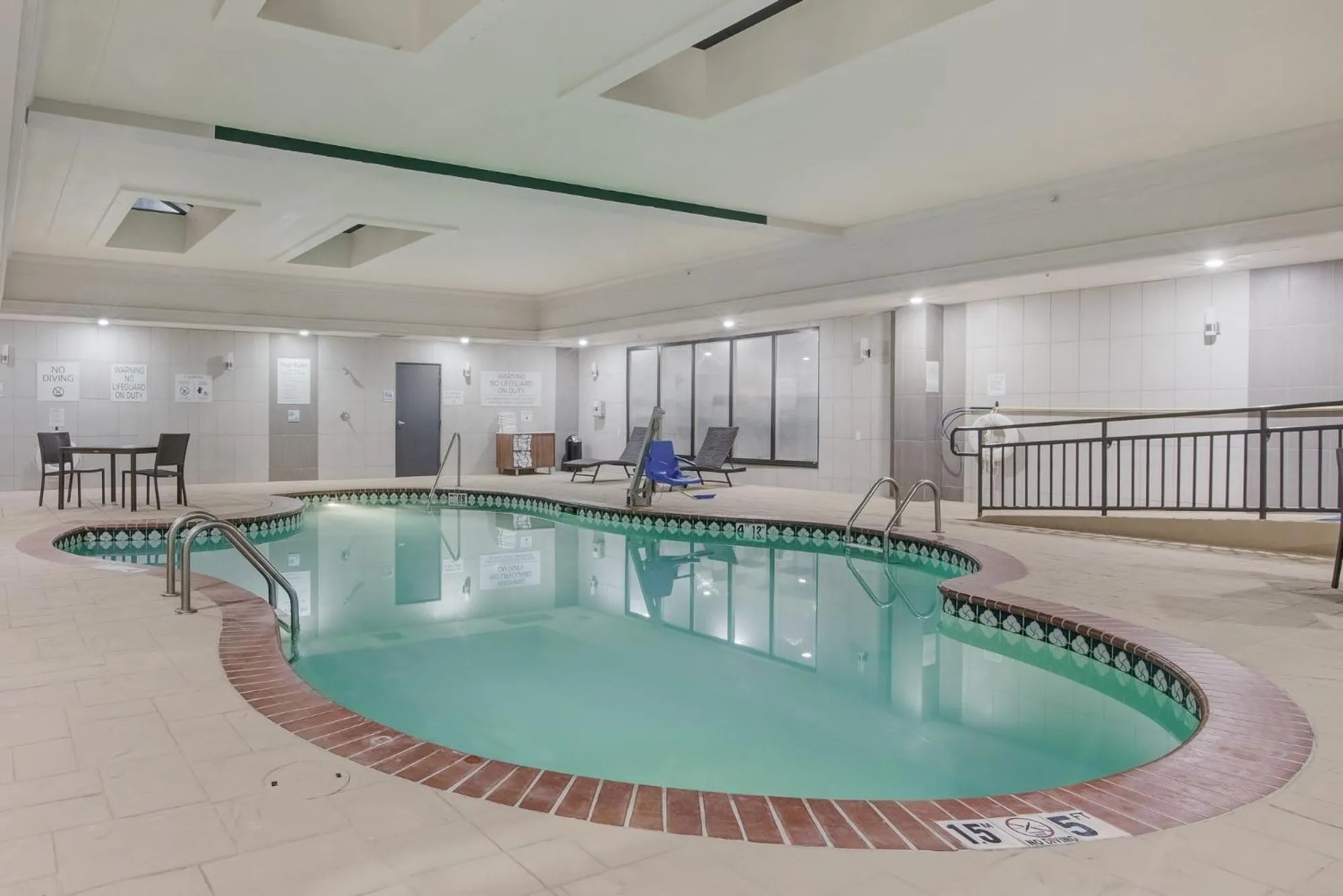 Swimming pool in Holiday Inn Express & Suites Longview North by IHG