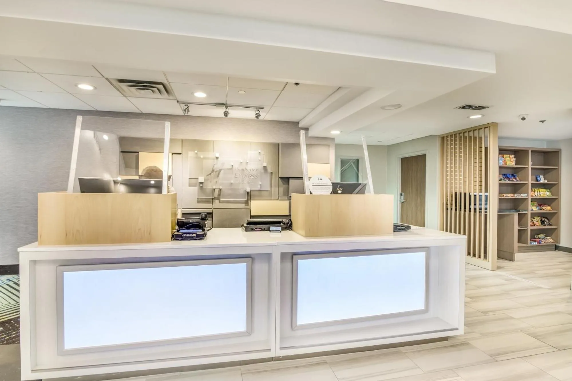 Lobby or reception in Holiday Inn Express & Suites Longview North by IHG