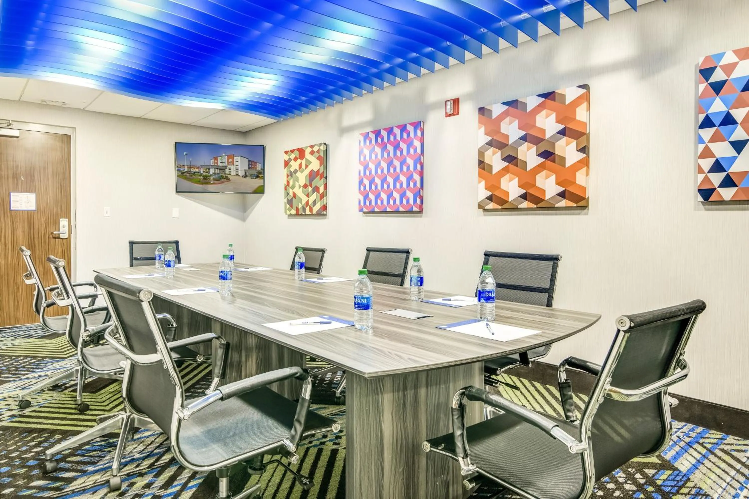 Meeting/conference room in Holiday Inn Express & Suites Longview North by IHG