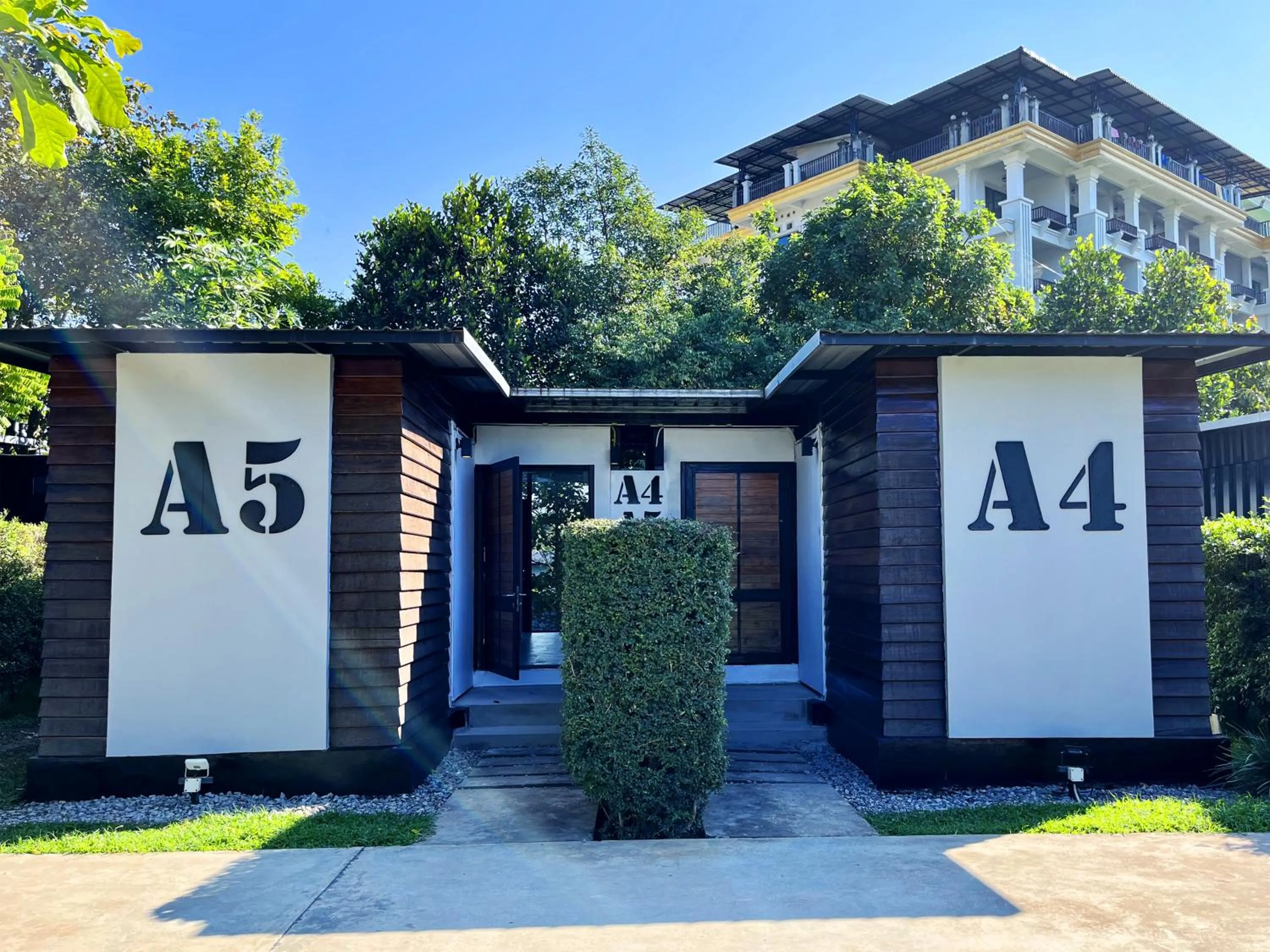 Property building in Kong Resort Vangvieng