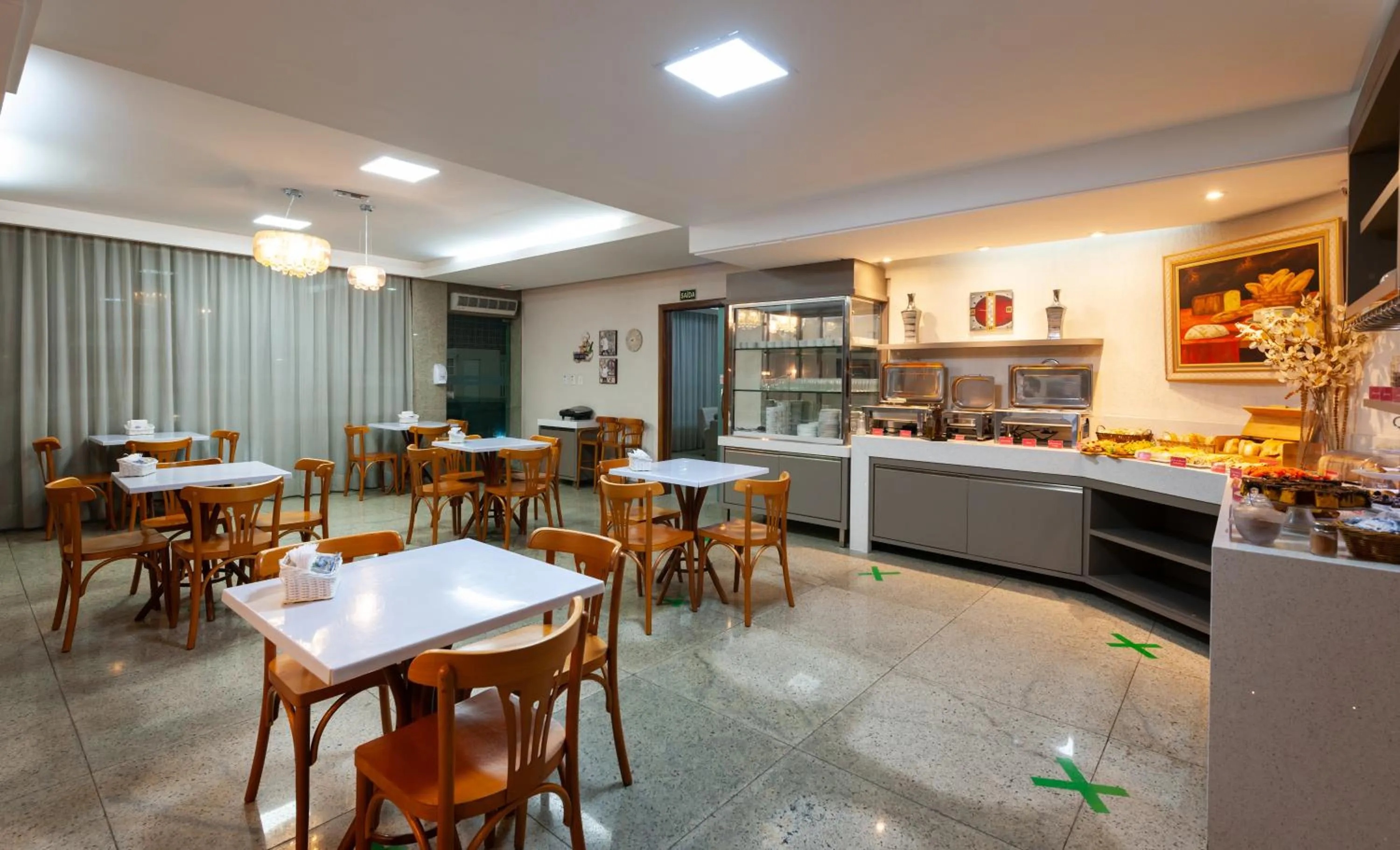 Restaurant/places to eat in Hotel Santorini