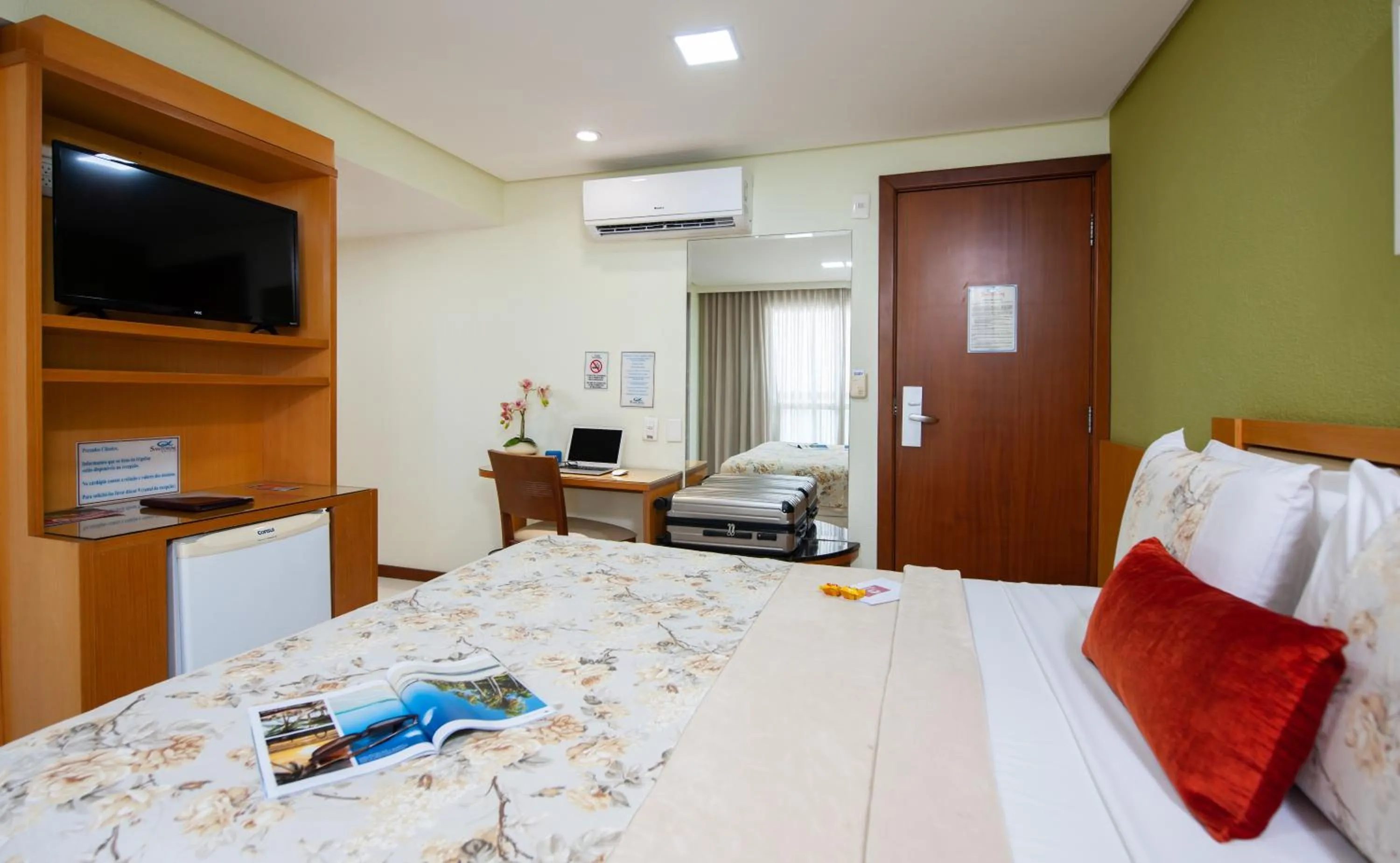 Bedroom, Bed in Hotel Santorini