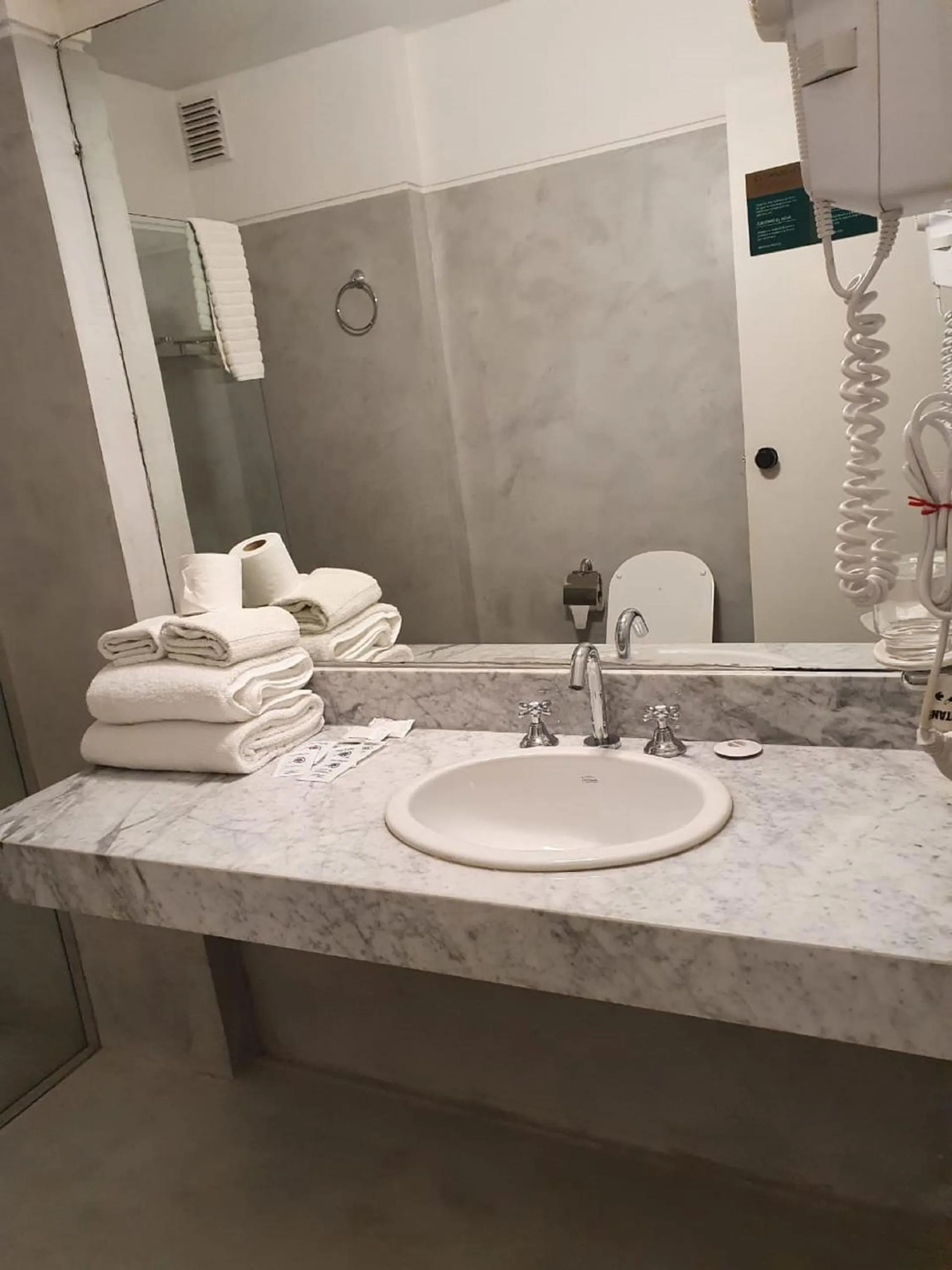 Toilet in Alquileres Temporarios by CLH Rentals