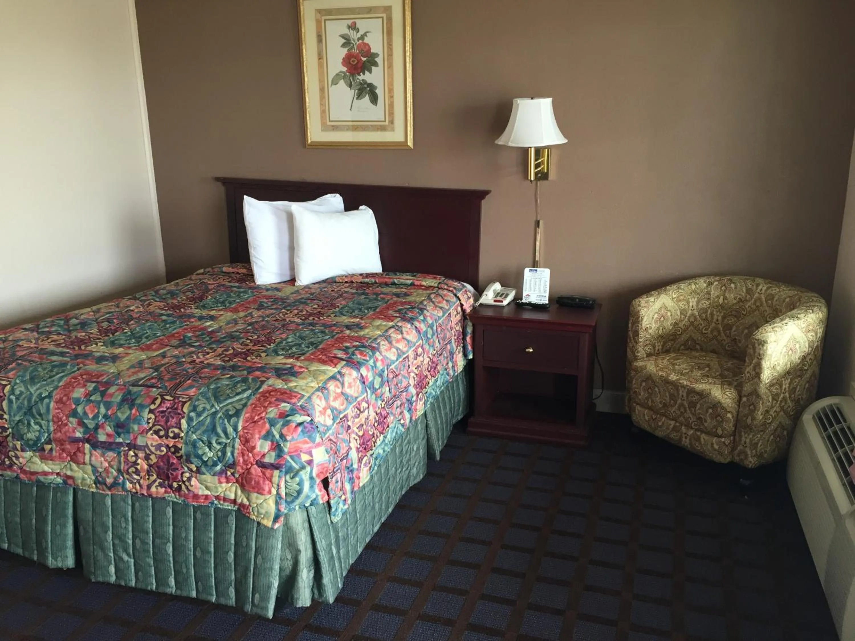 Bedroom, Bed in Eldon Inn