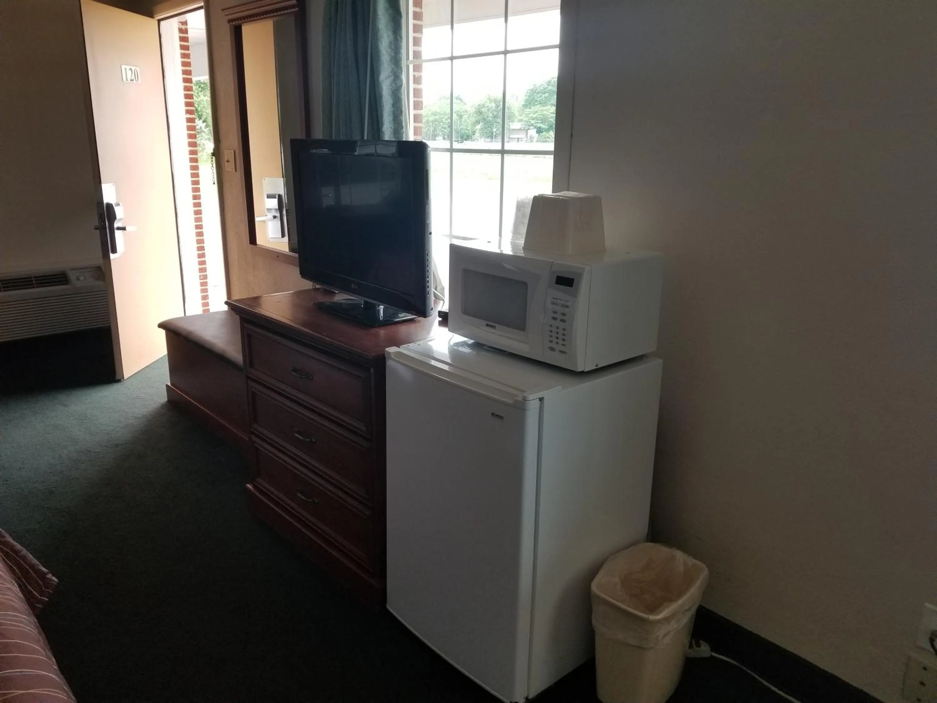 TV and multimedia in Eldon Inn