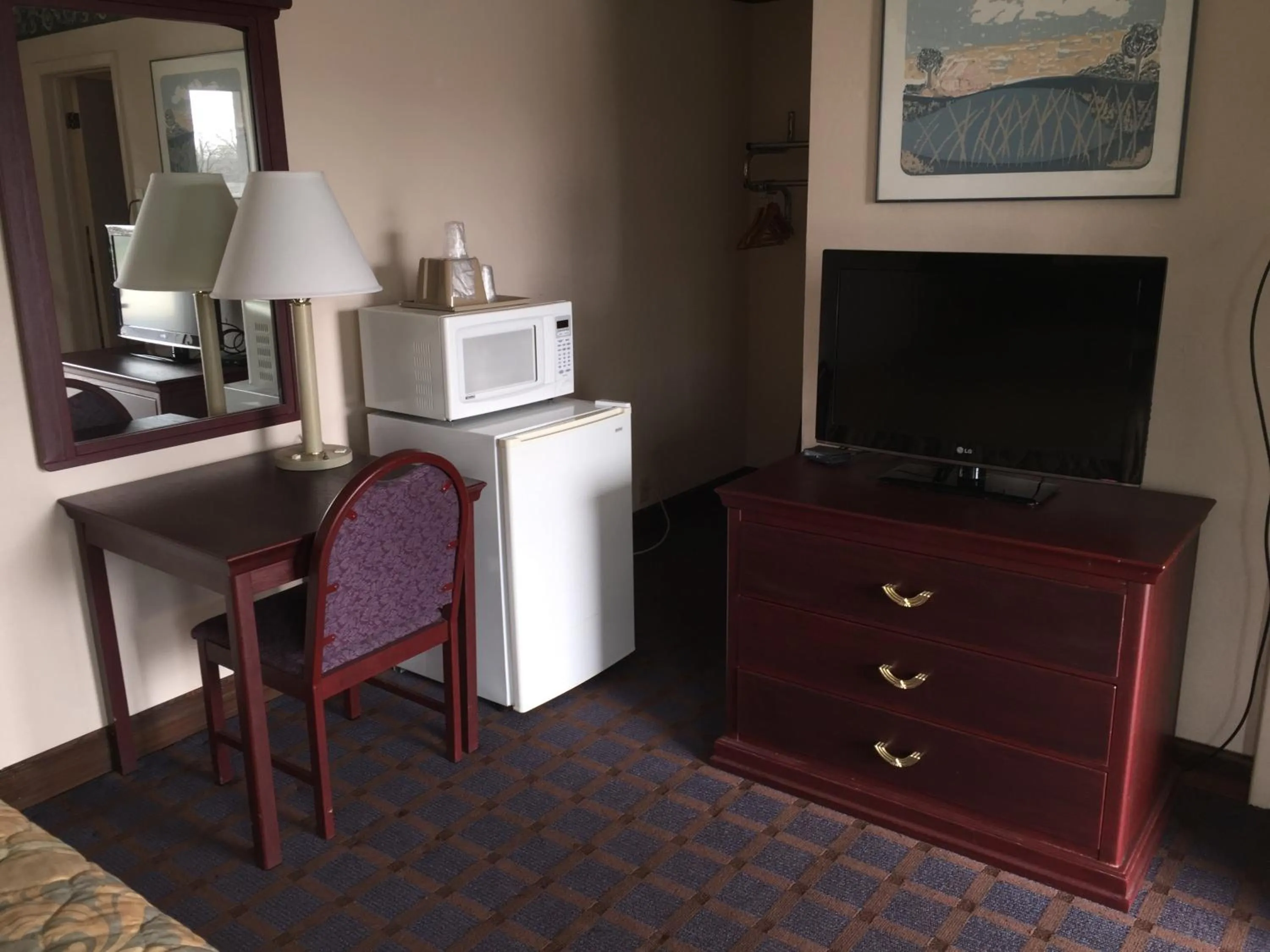 Photo of the whole room in Eldon Inn