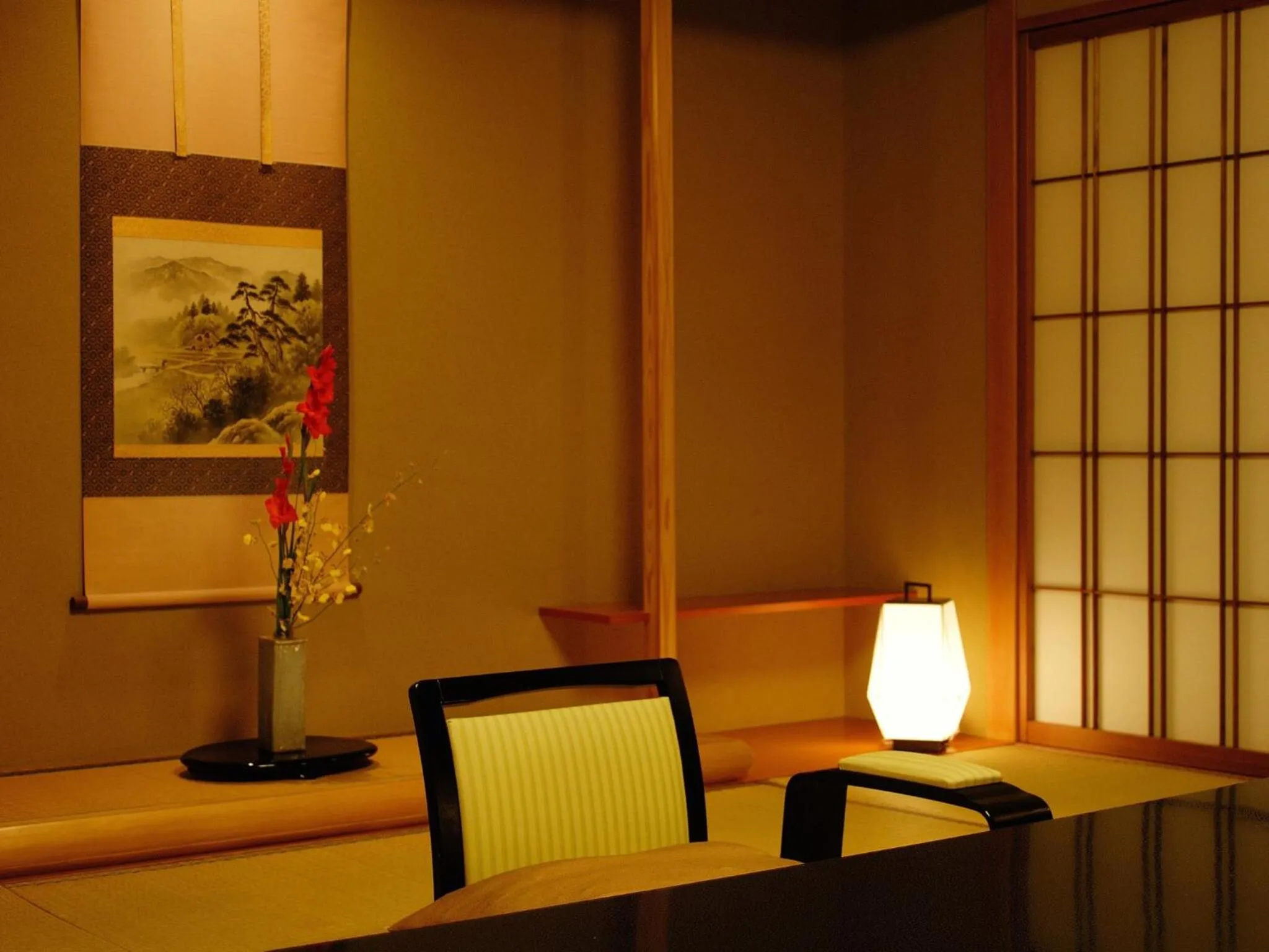 Photo of the whole room in Seizan Yamato