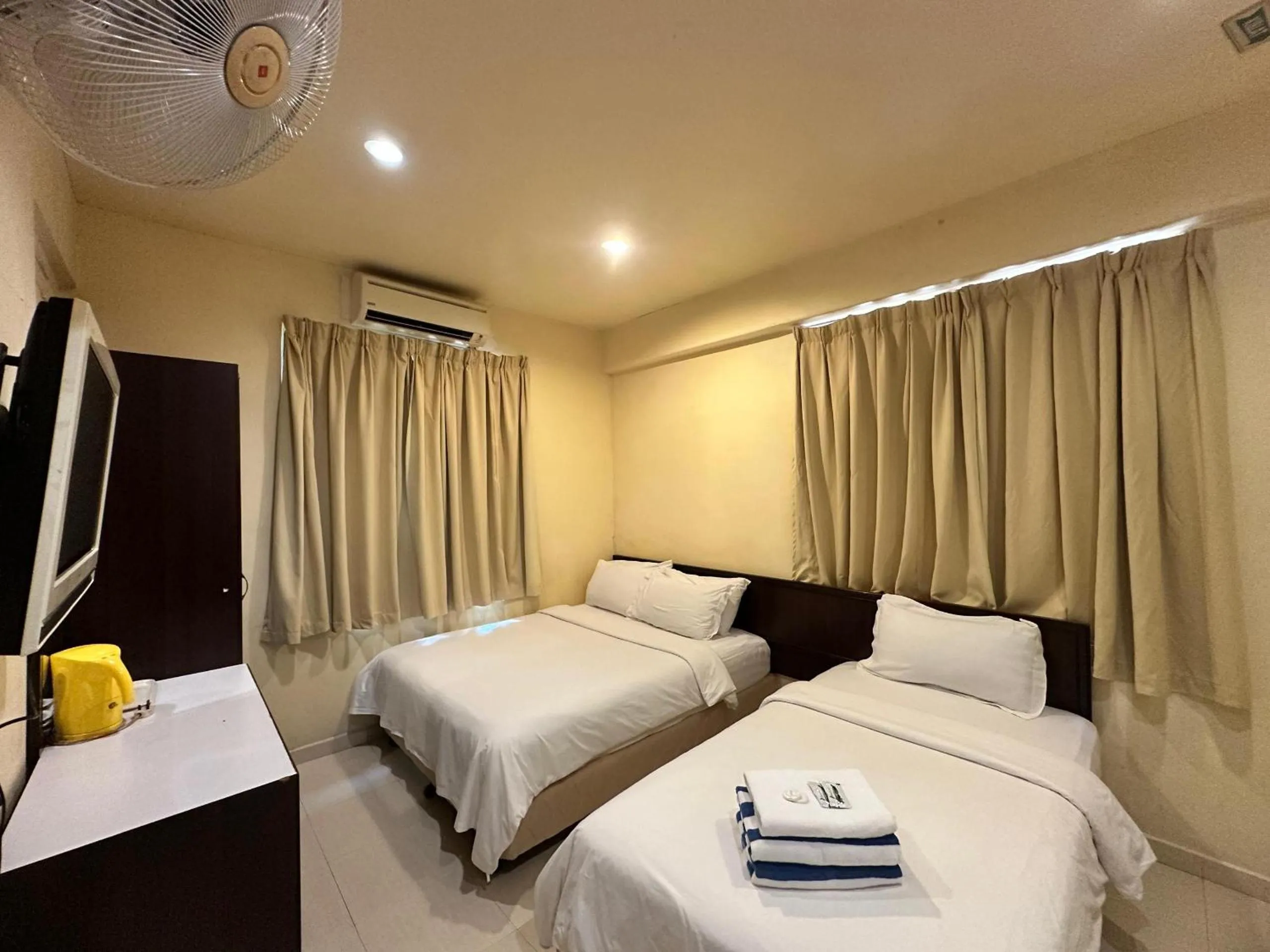 Bed in Anggerik Lodging