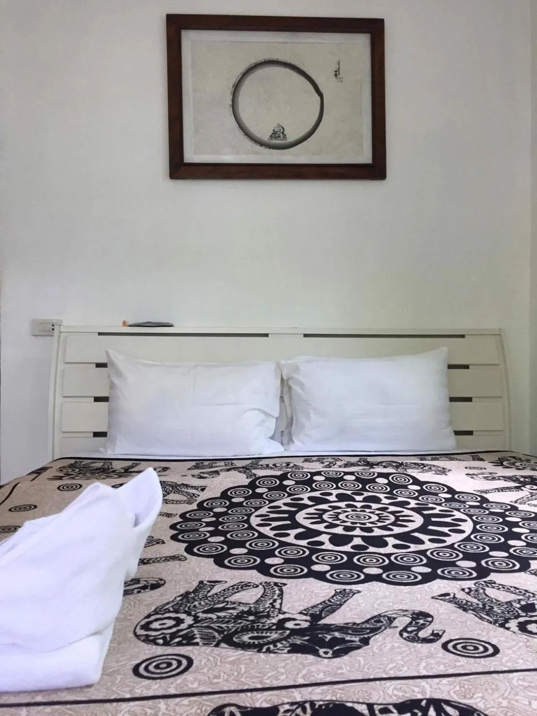 Decorative detail, Bed in Benjamin's Hut