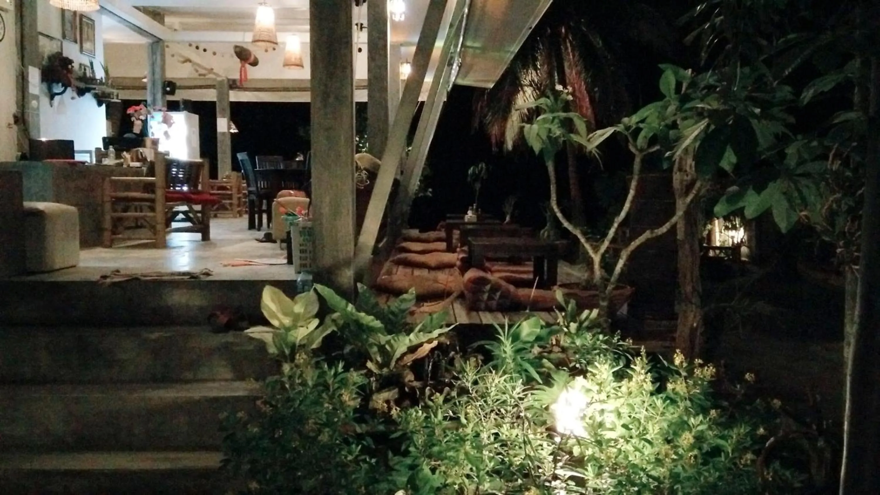 Restaurant/places to eat in Benjamin's Hut