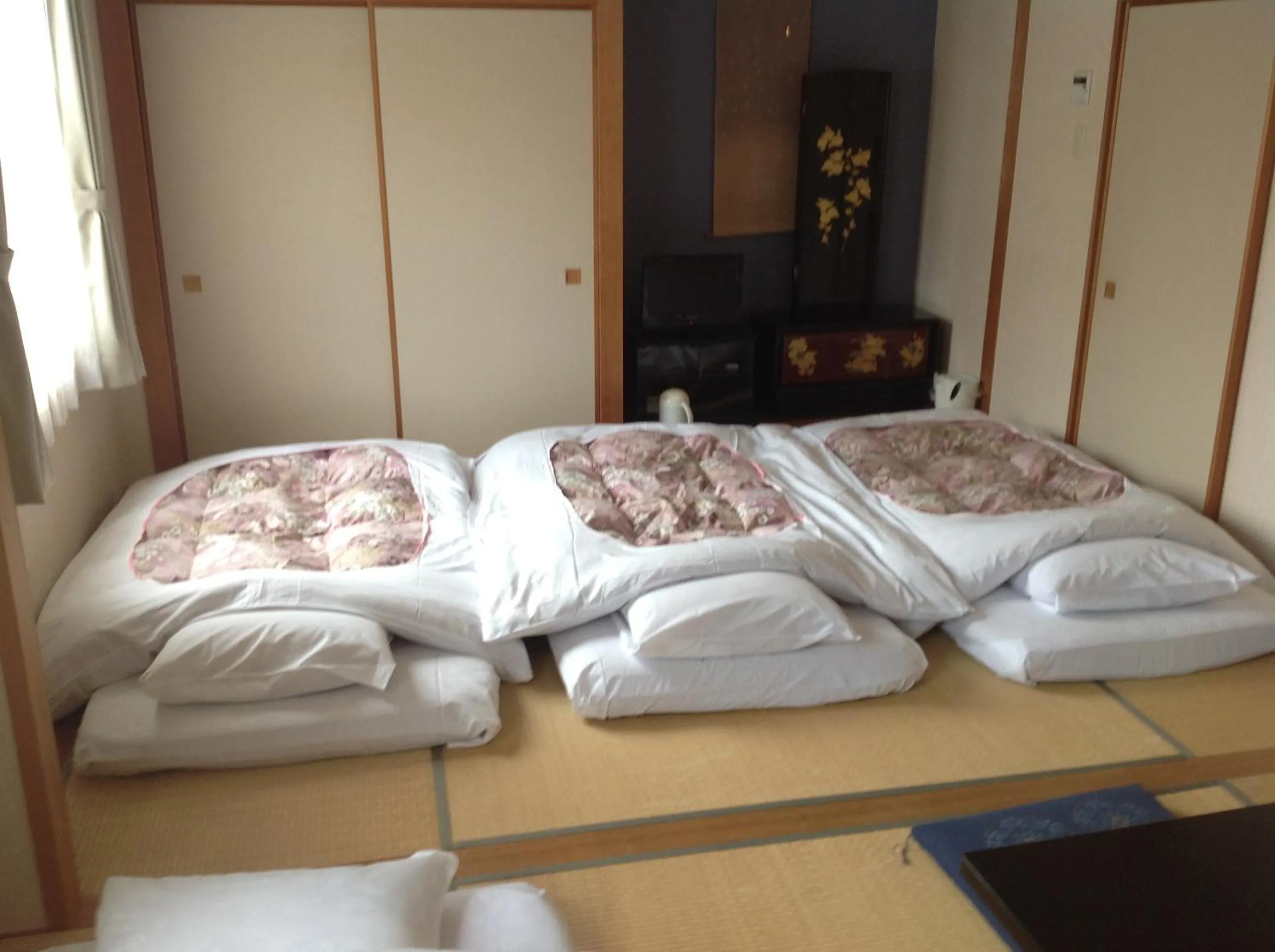 Bed in Hotel Hinodeya