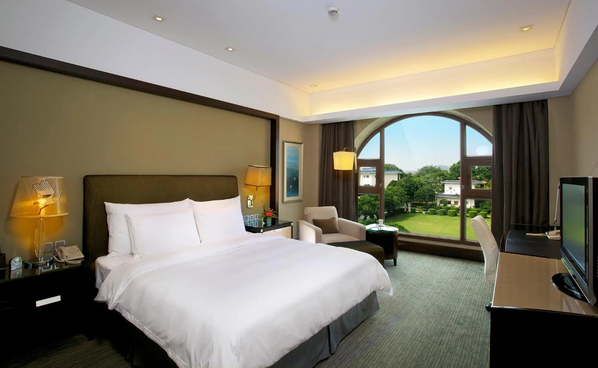 Photo of the whole room, Bed in Xiamen C&D Hotel