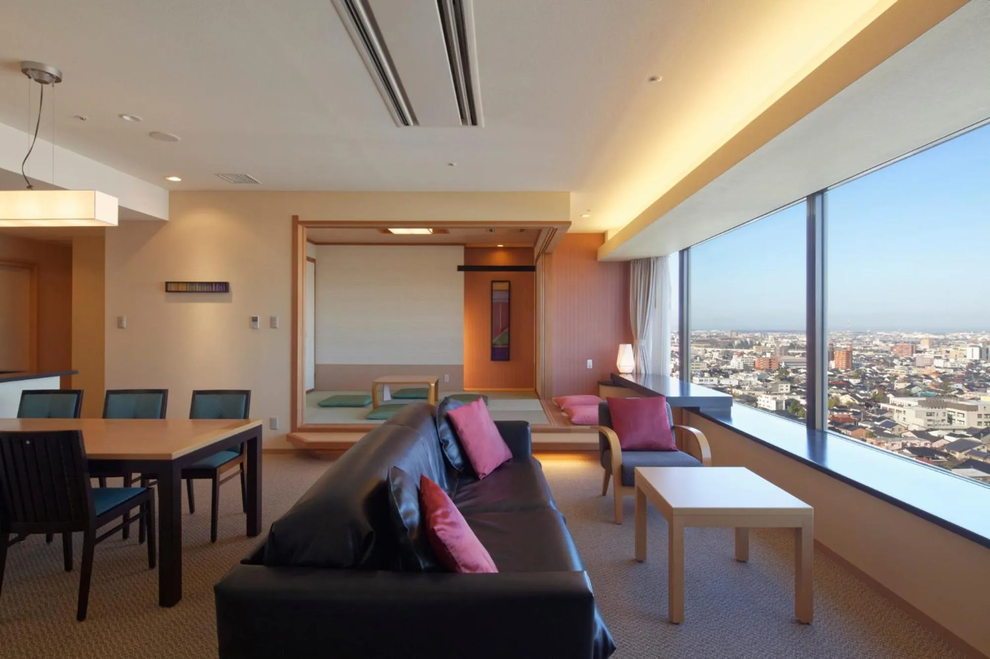 Photo of the whole room in Kanazawa Tokyu Hotel