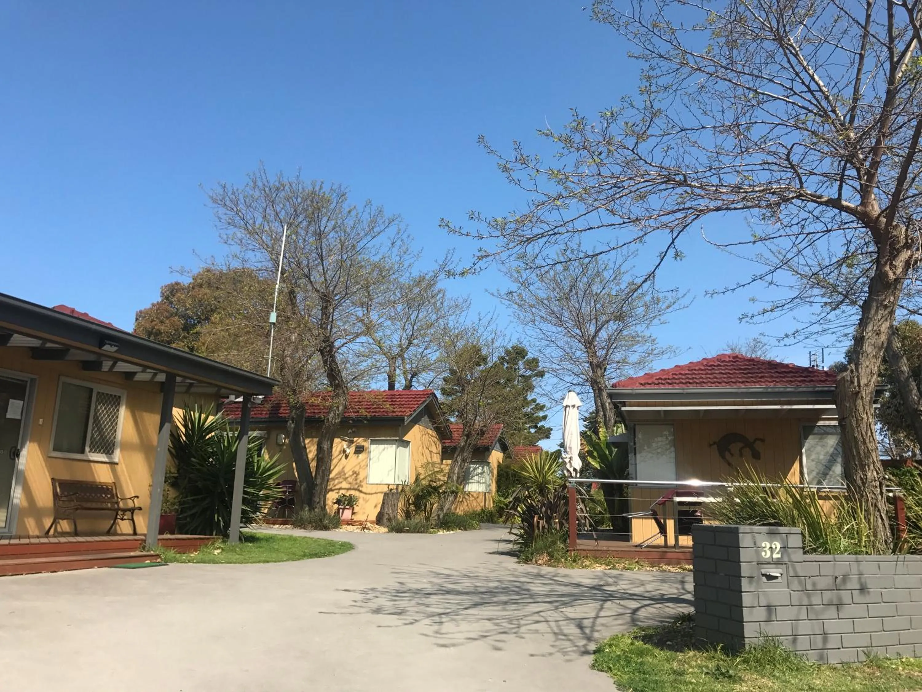 Property building in Kickback Cottages