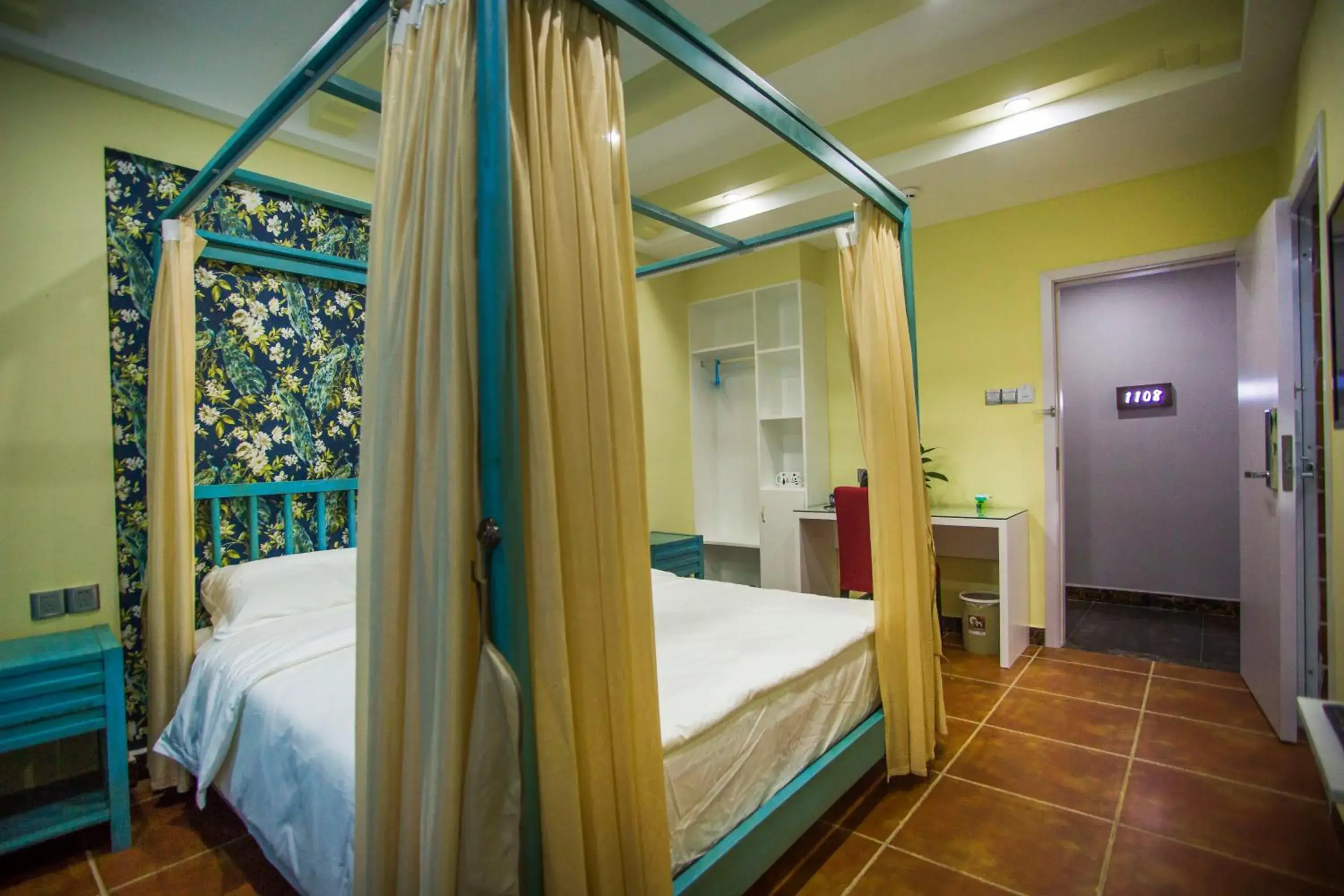 Deluxe Queen Room - single occupancy in Zhangjiajie Cat Theme Inn Deluxe Queen Room - single occupancy in Zhangjiajie Cat Theme Inn