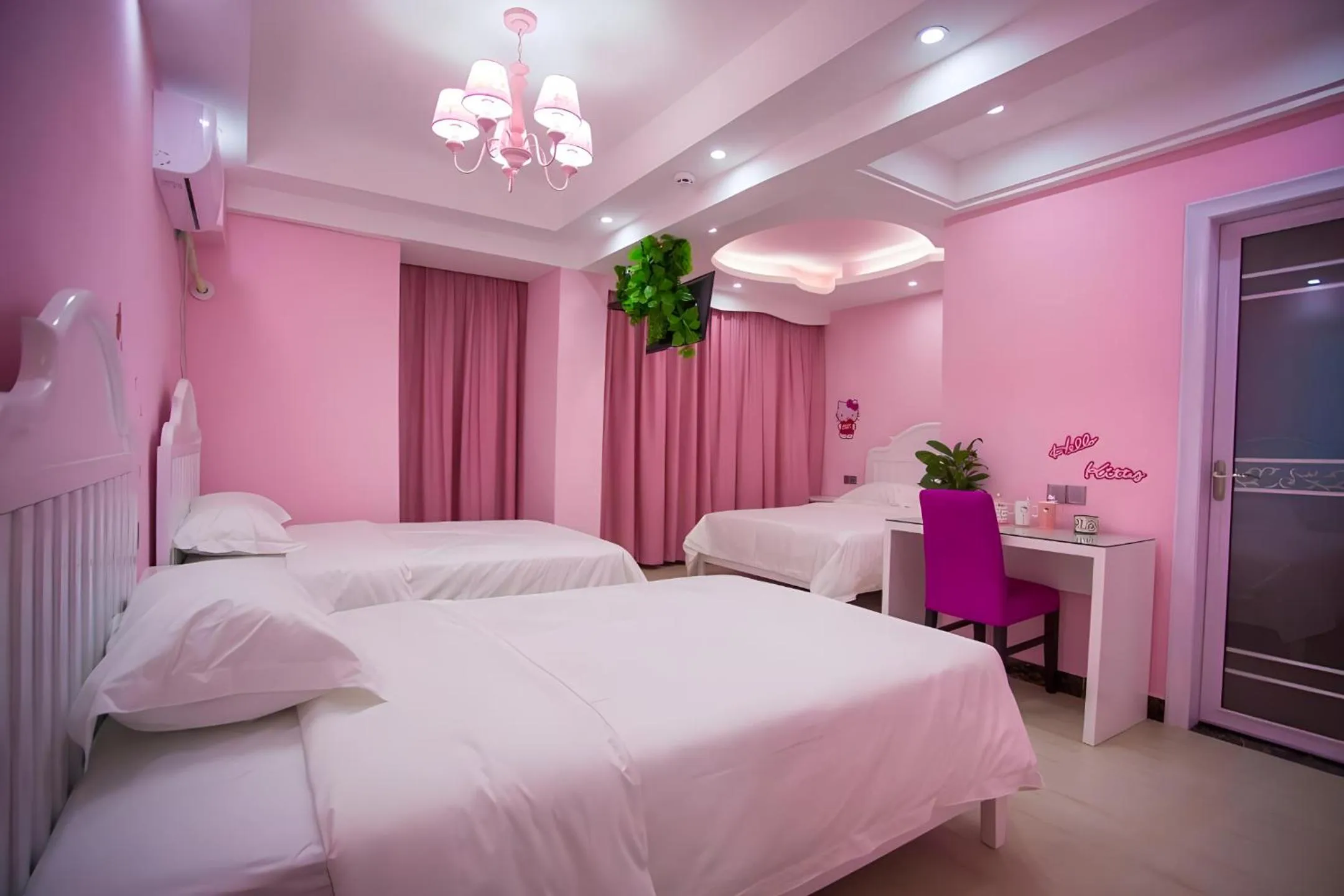 Photo of the whole room, Bed in Zhangjiajie Cat Theme Inn