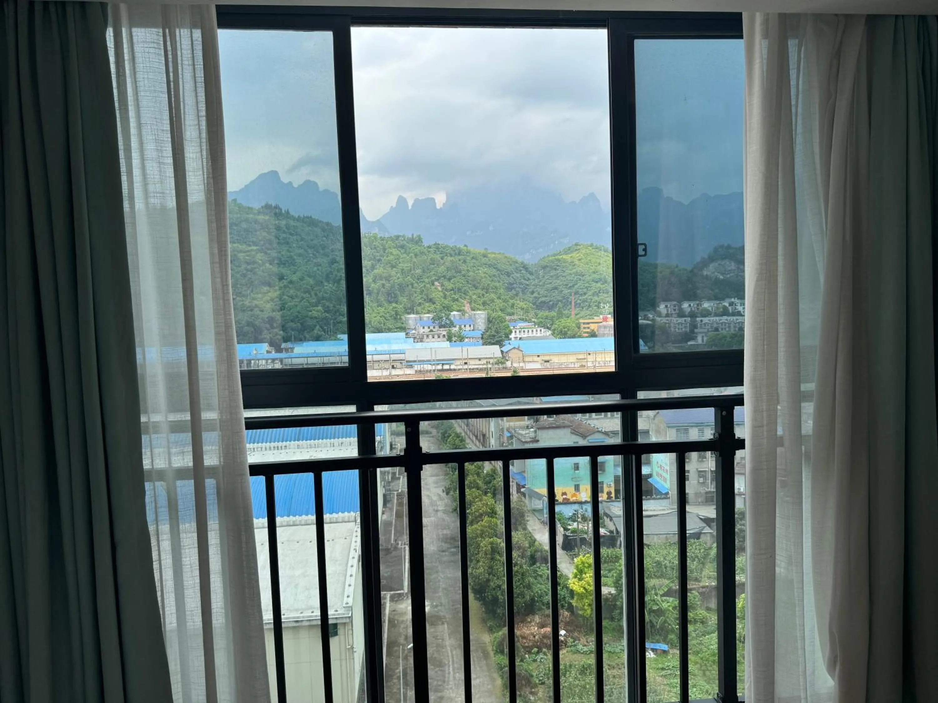 Mountain view in Zhangjiajie Cat Theme Inn