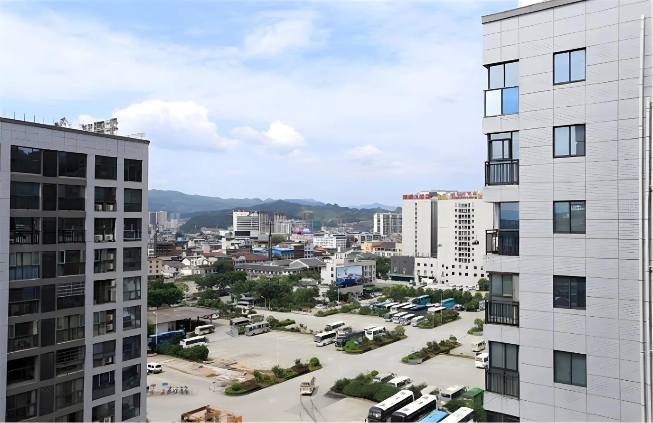 Street view in Zhangjiajie Cat Theme Inn