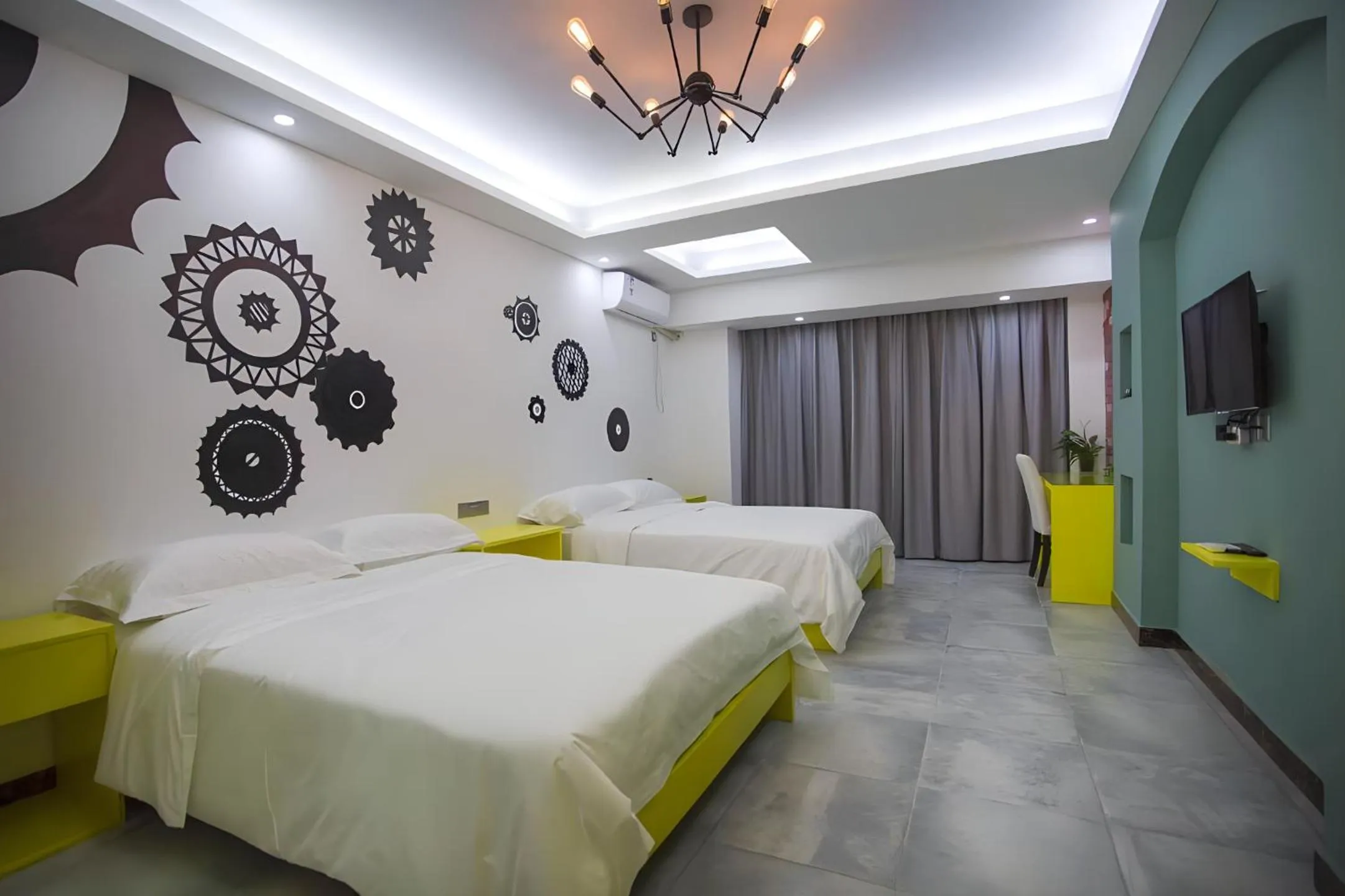 Photo of the whole room, Bed in Zhangjiajie Cat Theme Inn