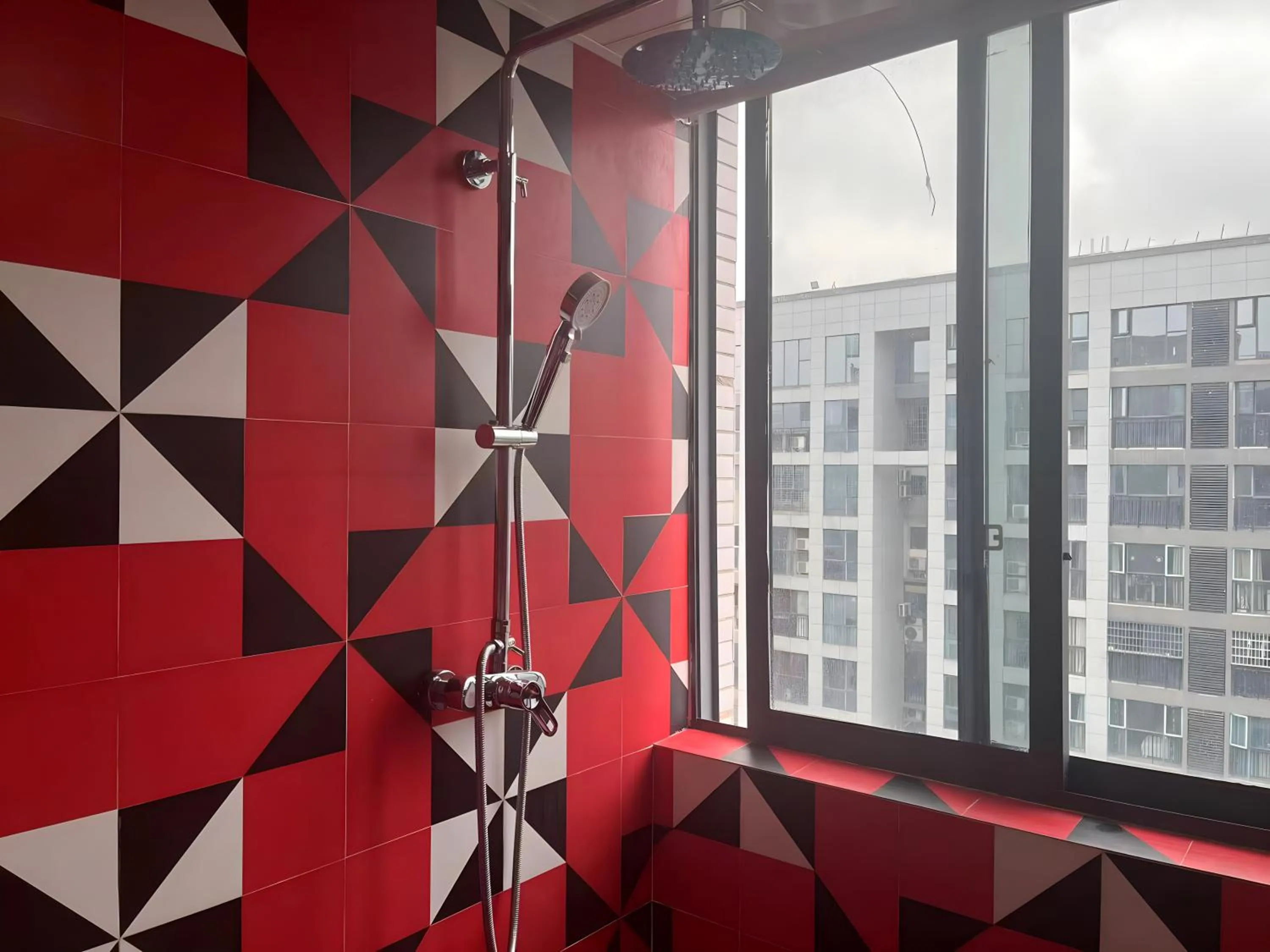 Shower in Zhangjiajie Cat Theme Inn