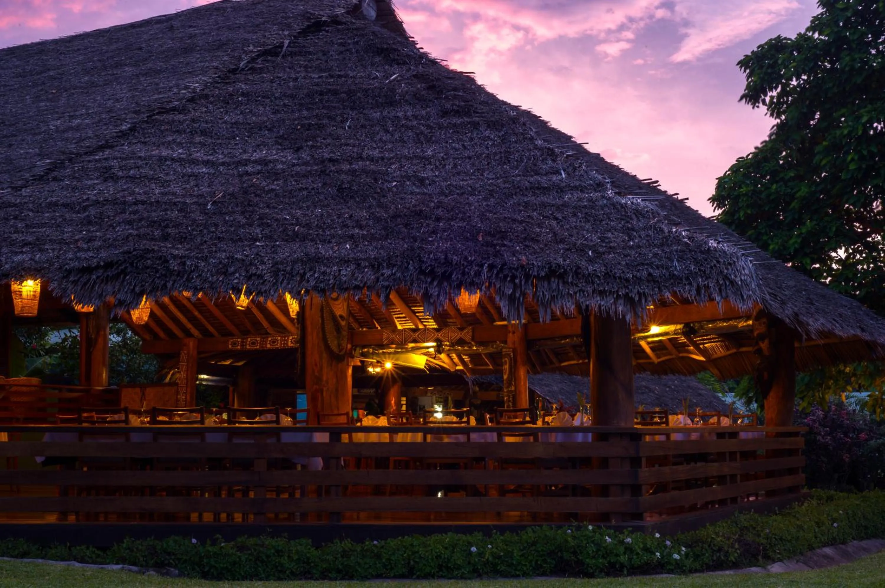 Restaurant/places to eat in Kokopo Beach Bungalow Resort