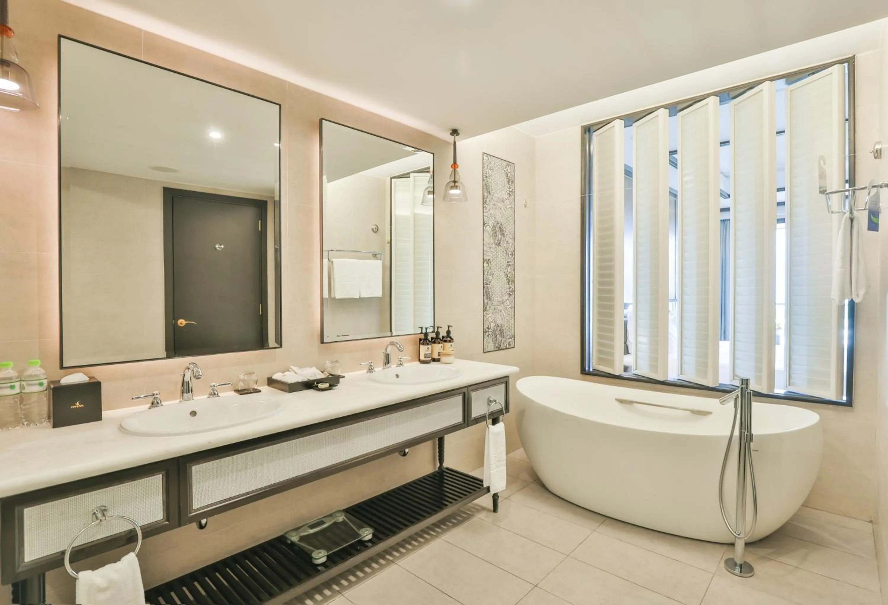 Shower in Vinpearl Resort & Golf Nam Hoi An