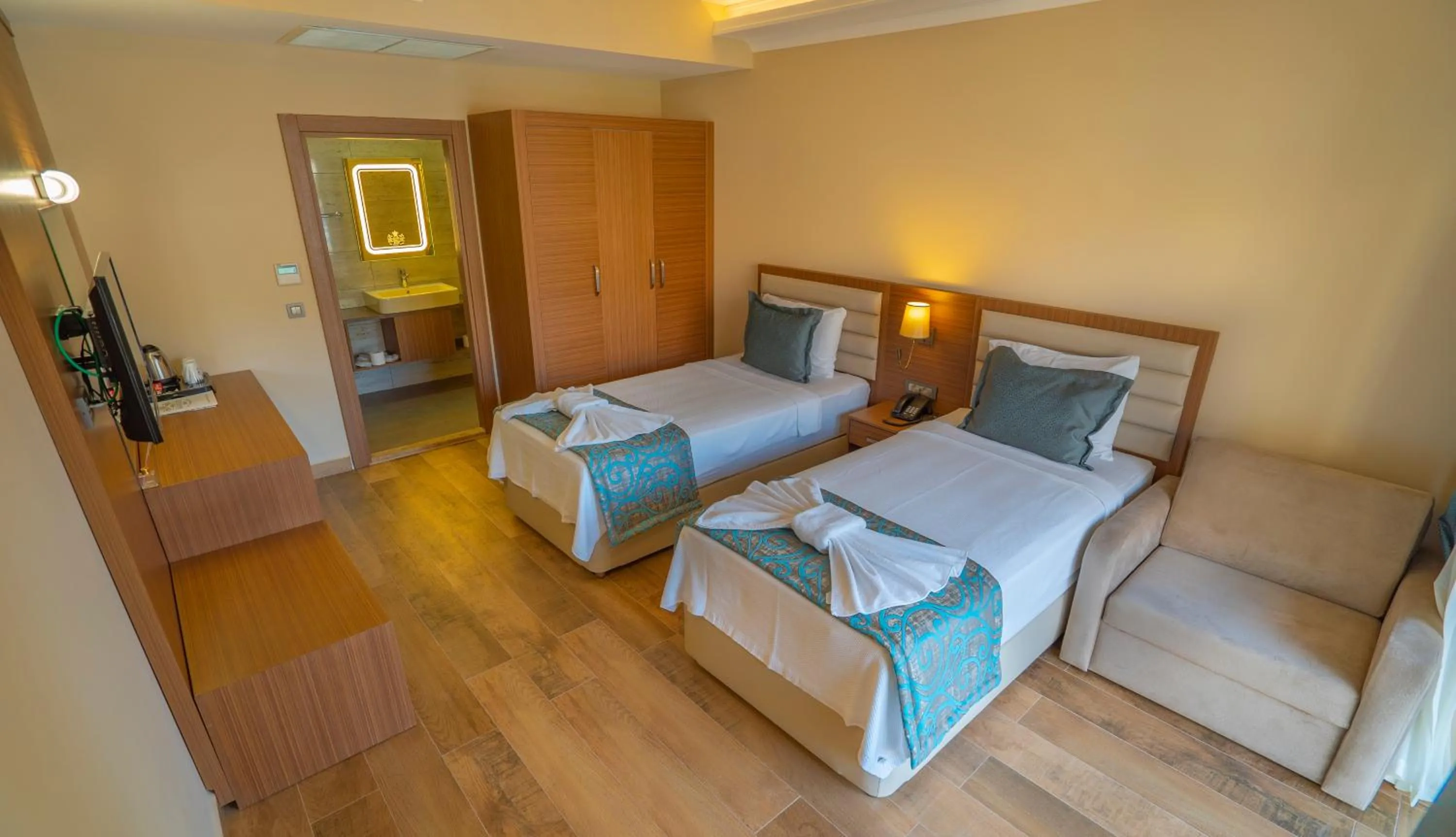 Bed in Dalyan Live Spa Hotel
