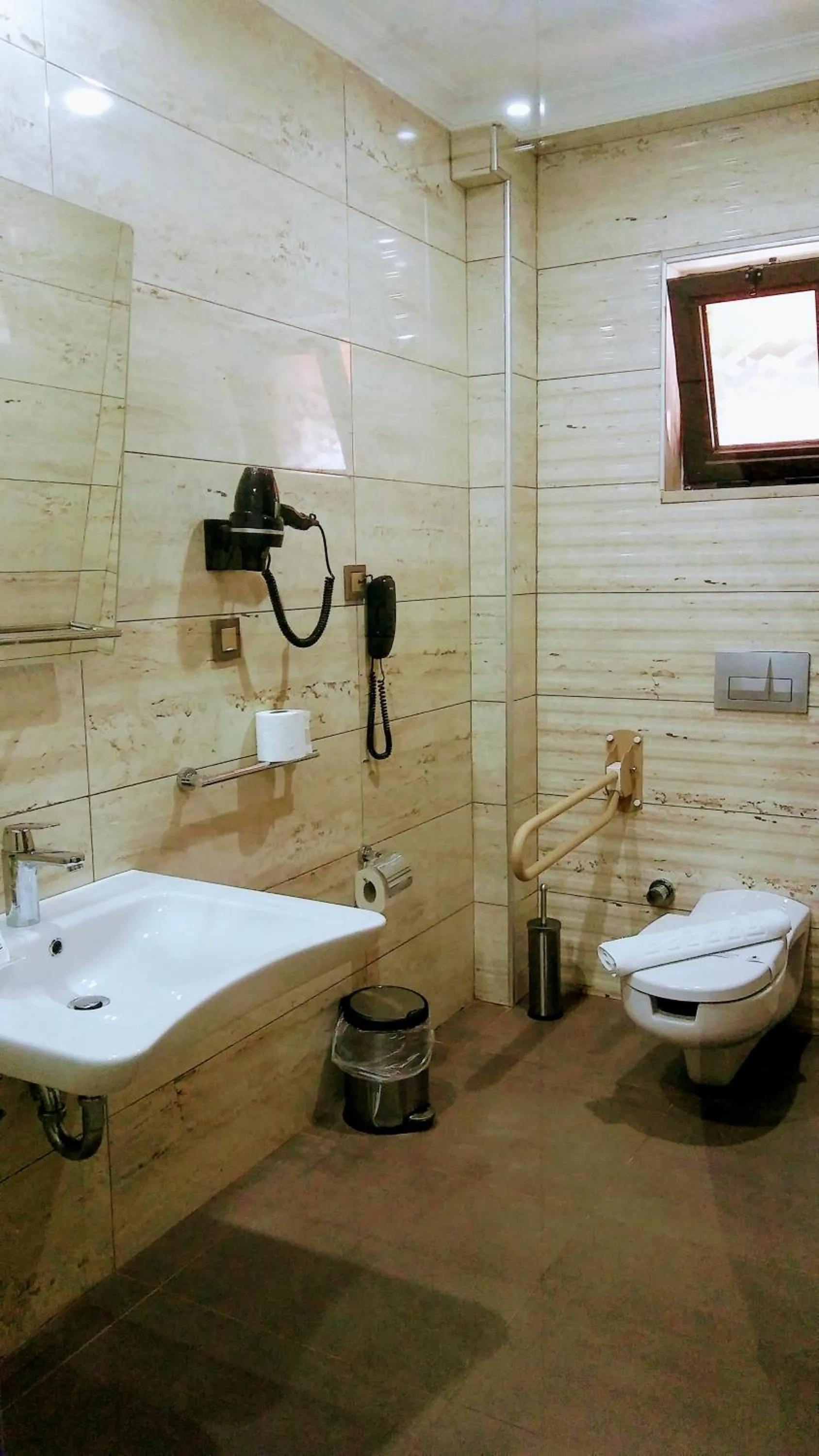 Toilet in Dalyan Live Spa Hotel