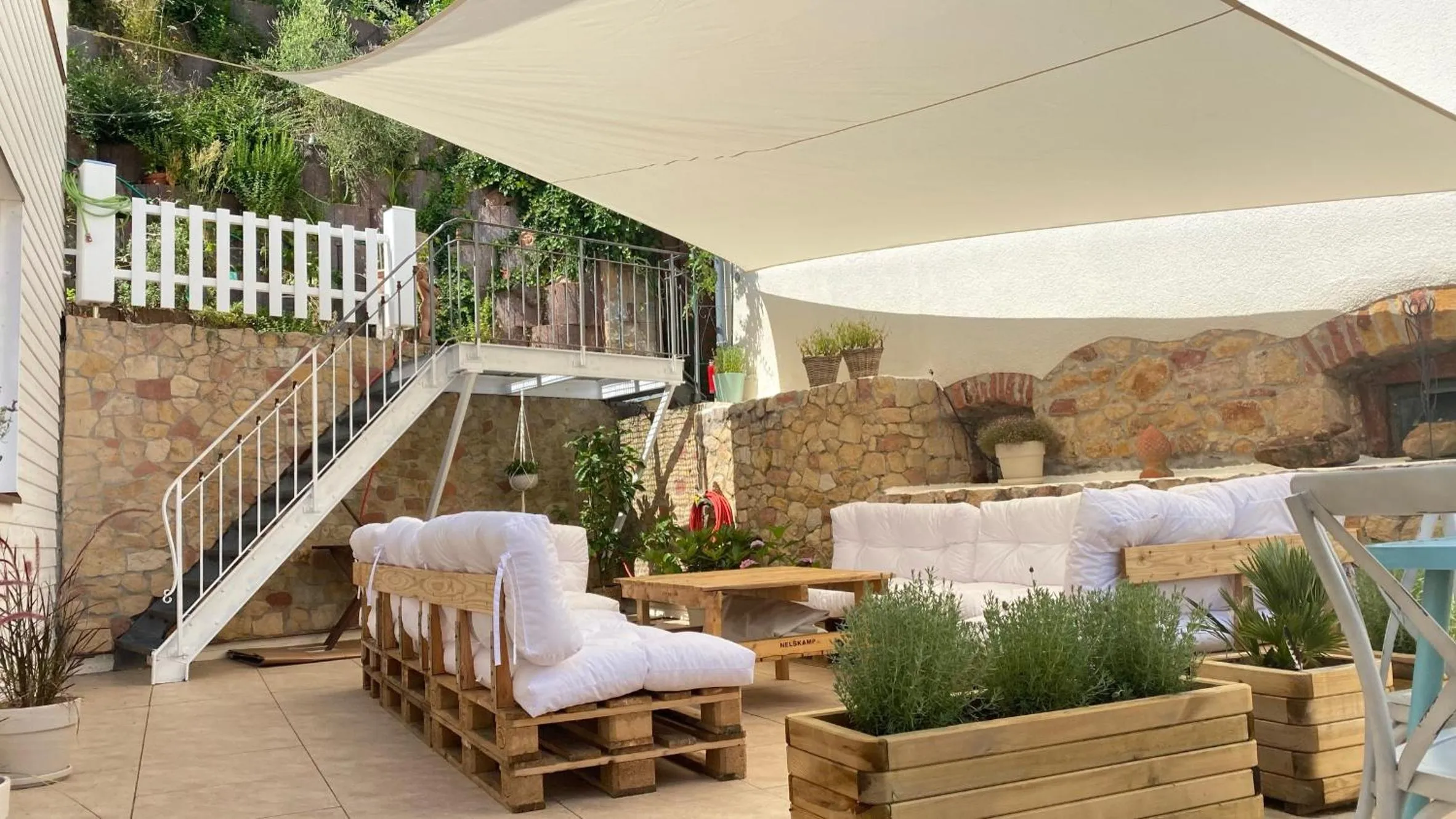 Lounge or bar in Haus am Heiner Geißler Platz by Landgasthof Zickler