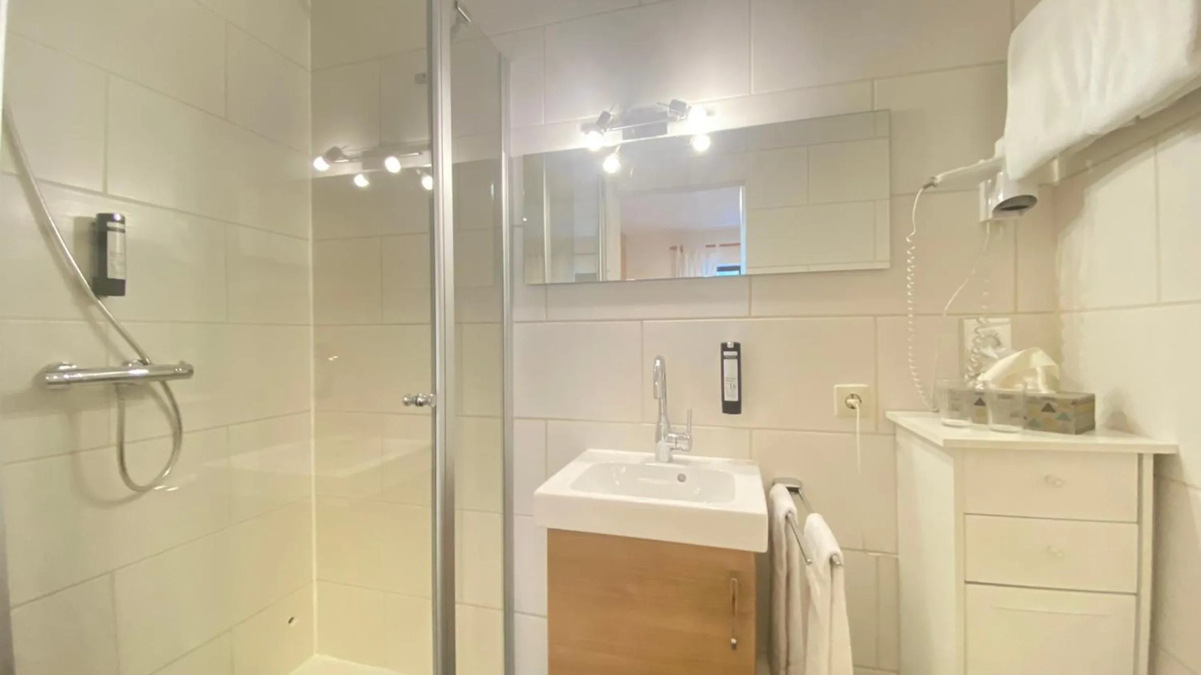 Bathroom in Haus am Heiner Geißler Platz by Landgasthof Zickler