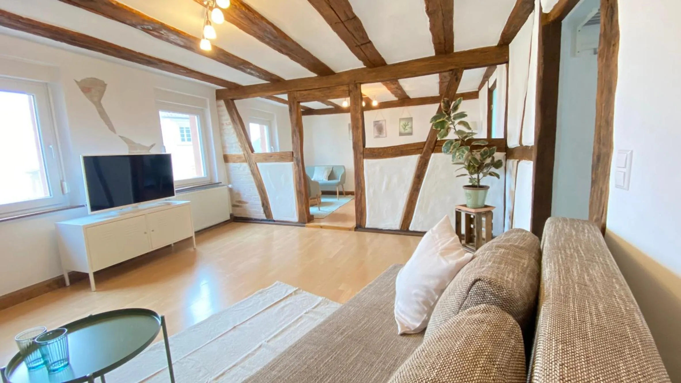 TV and multimedia in Haus am Heiner Geißler Platz by Landgasthof Zickler