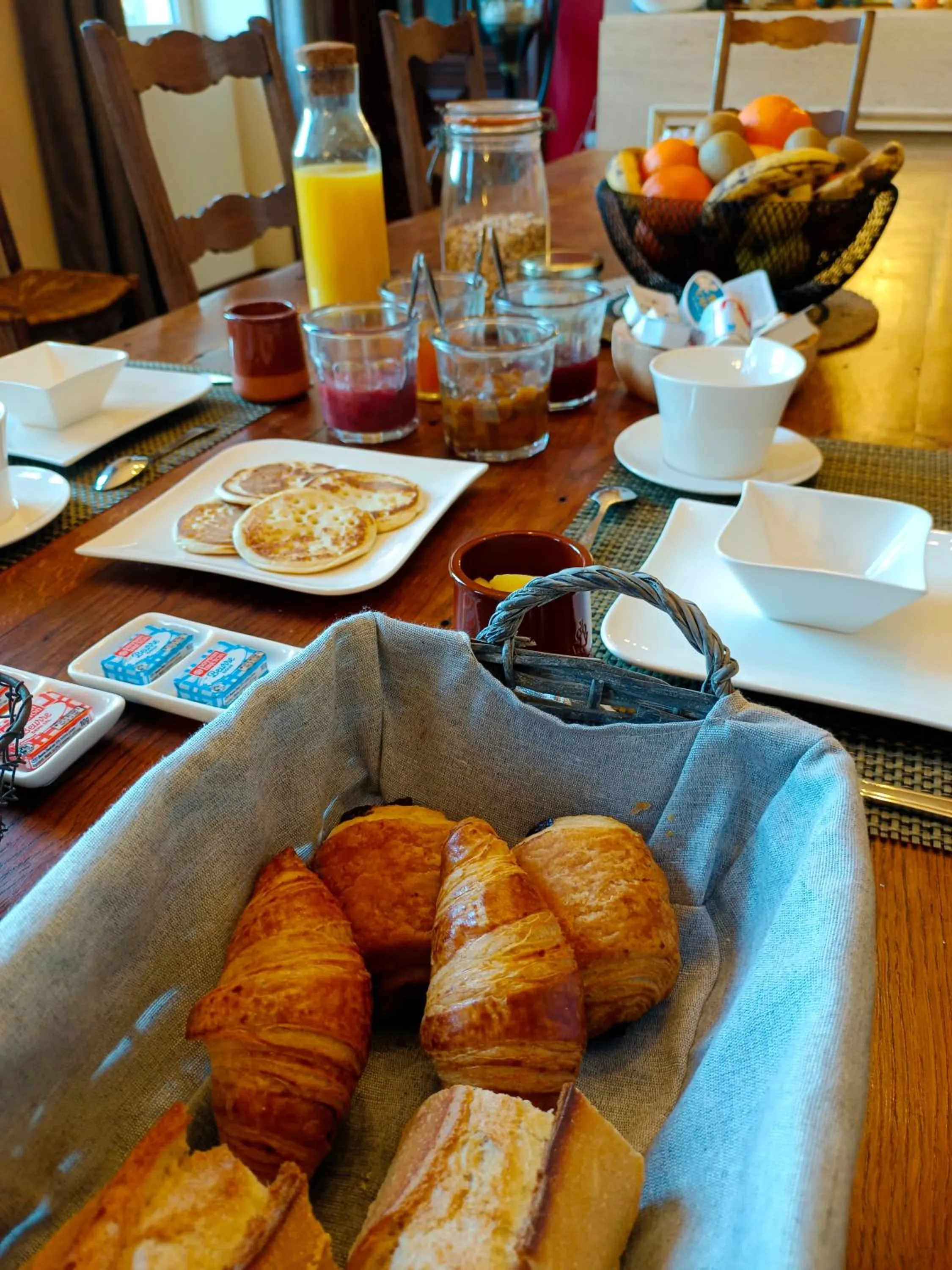 Breakfast in Appart'Hotel Parc Johan