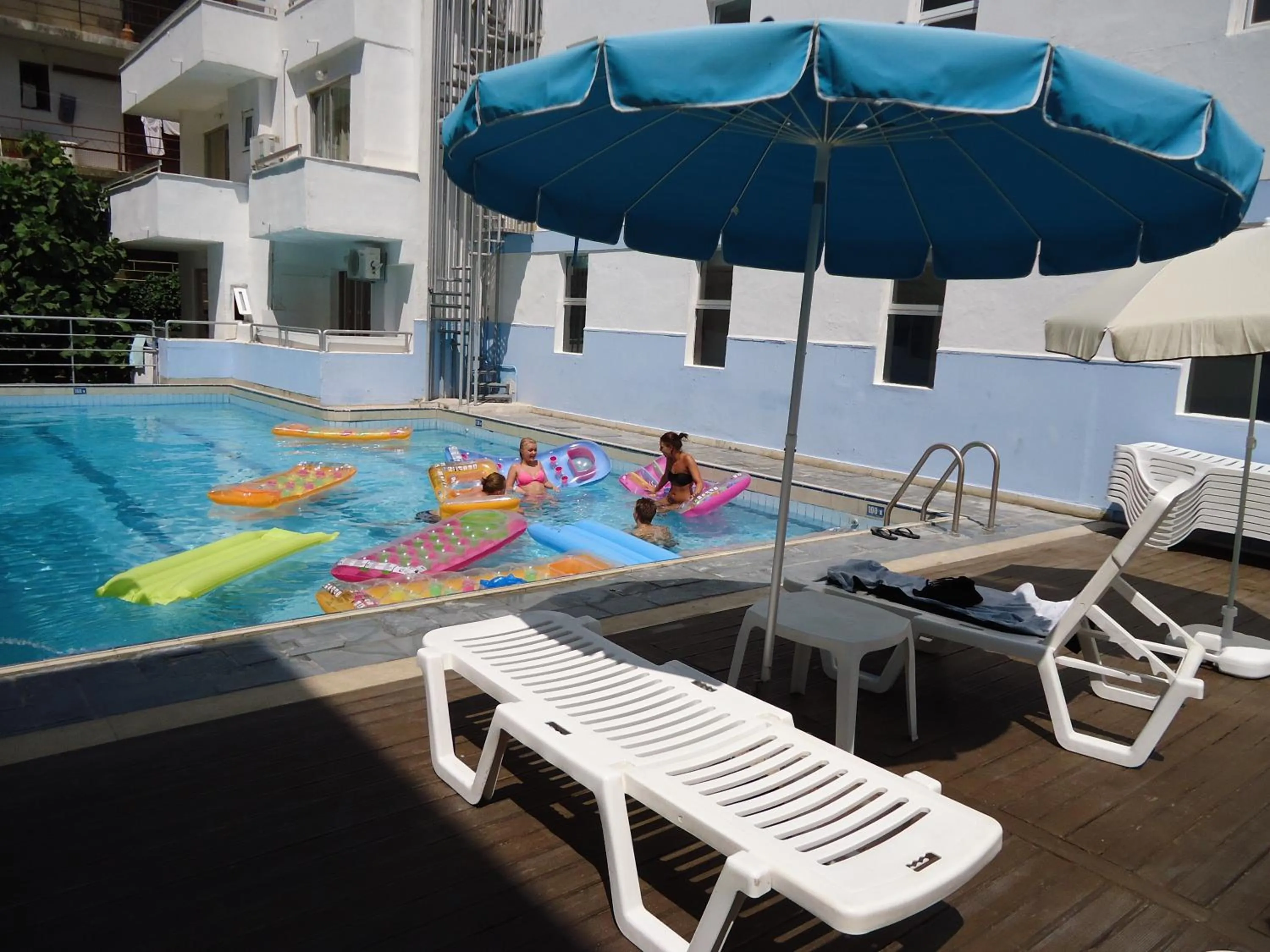Swimming pool in Helena Hotel