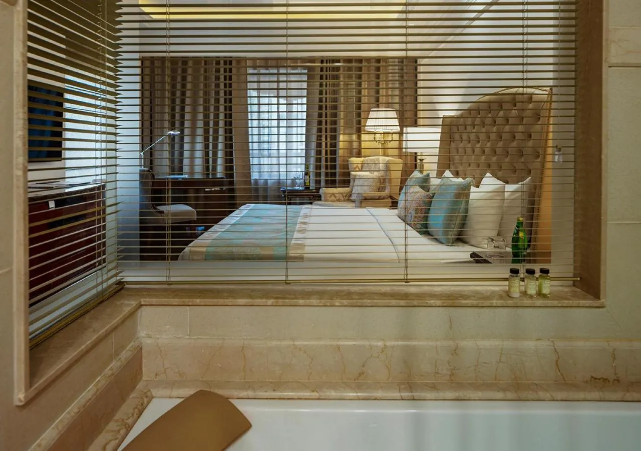 Bathroom, Bed in The Indus Valley