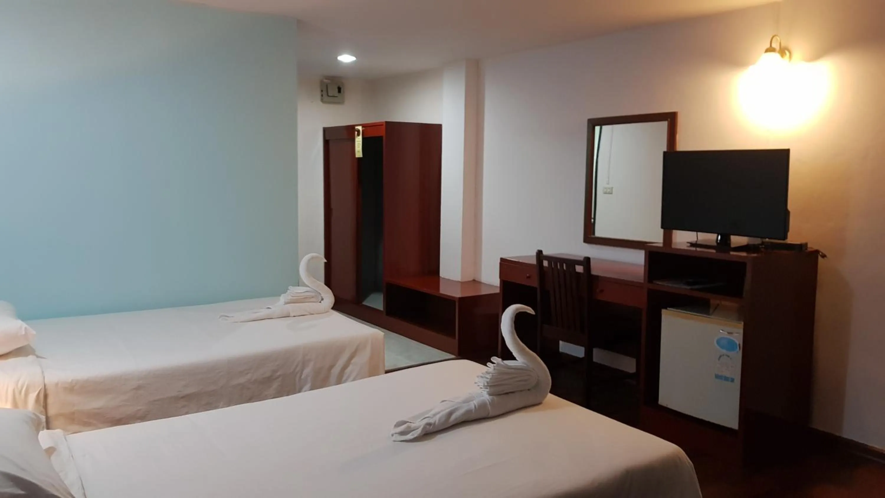 Bedroom, Bed in Wiangwalee Hotel