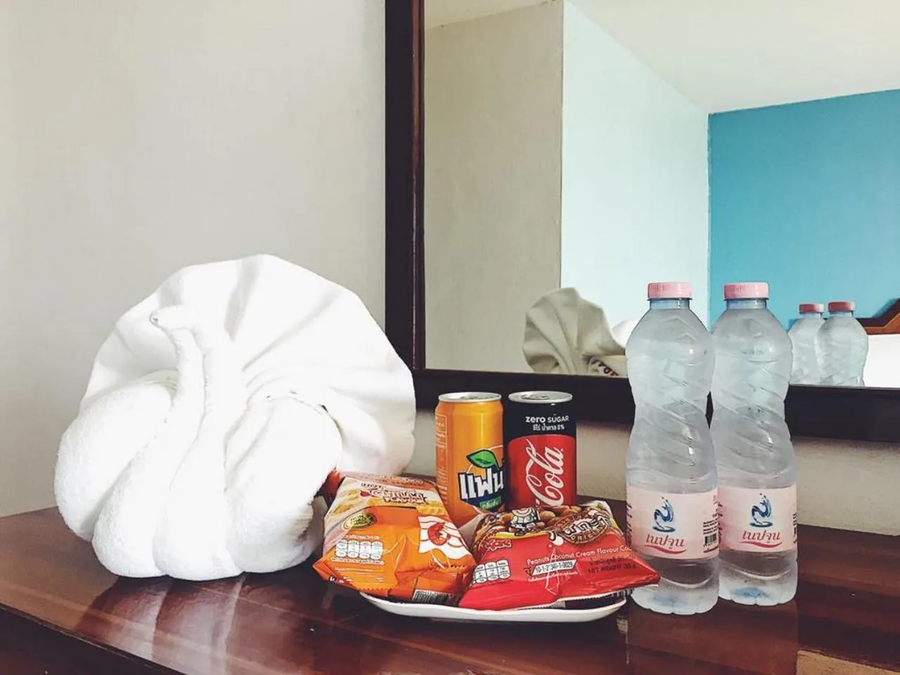 Communal lounge/ TV room in Wiangwalee Hotel