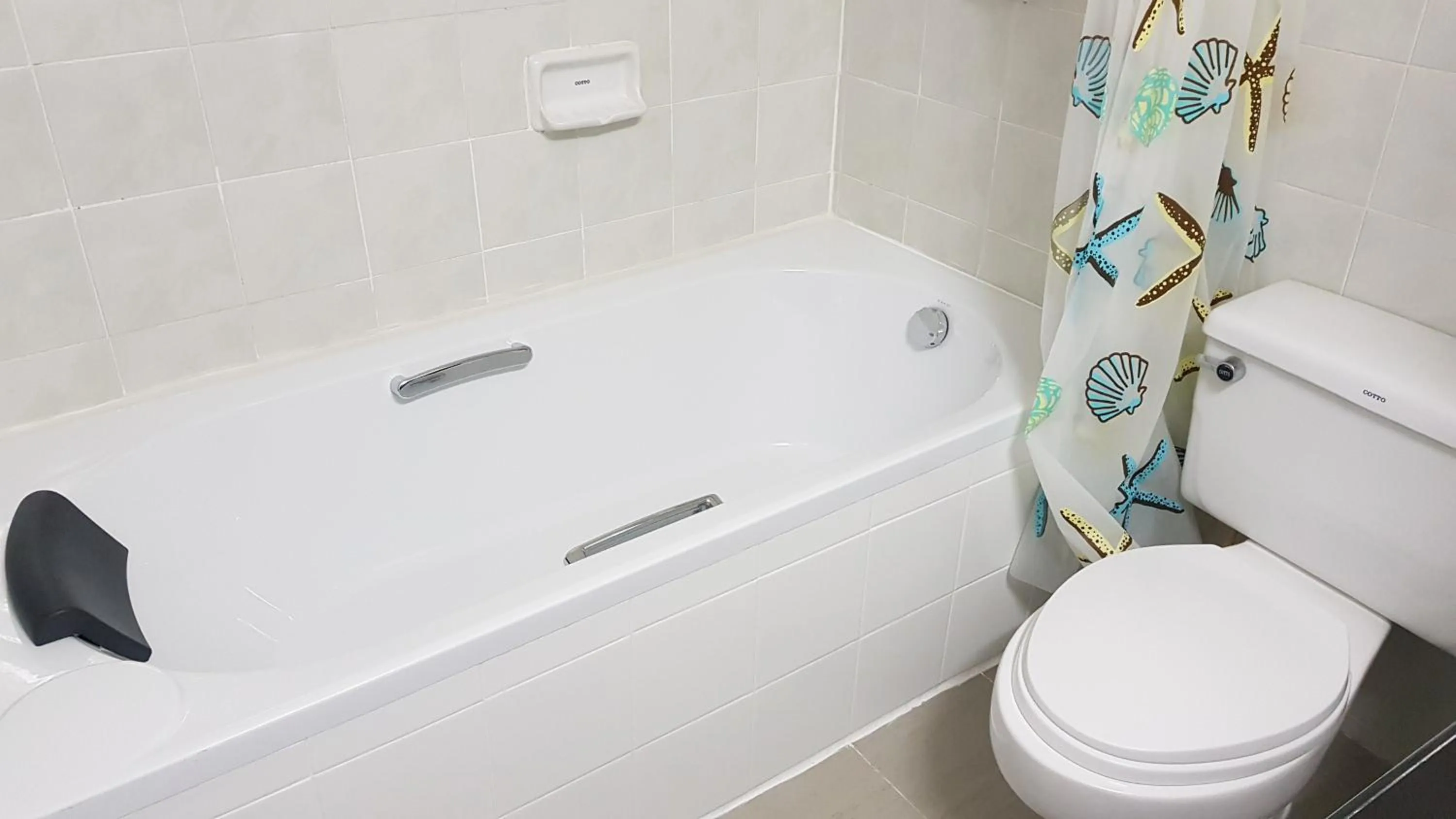 Bathroom in Wiangwalee Hotel