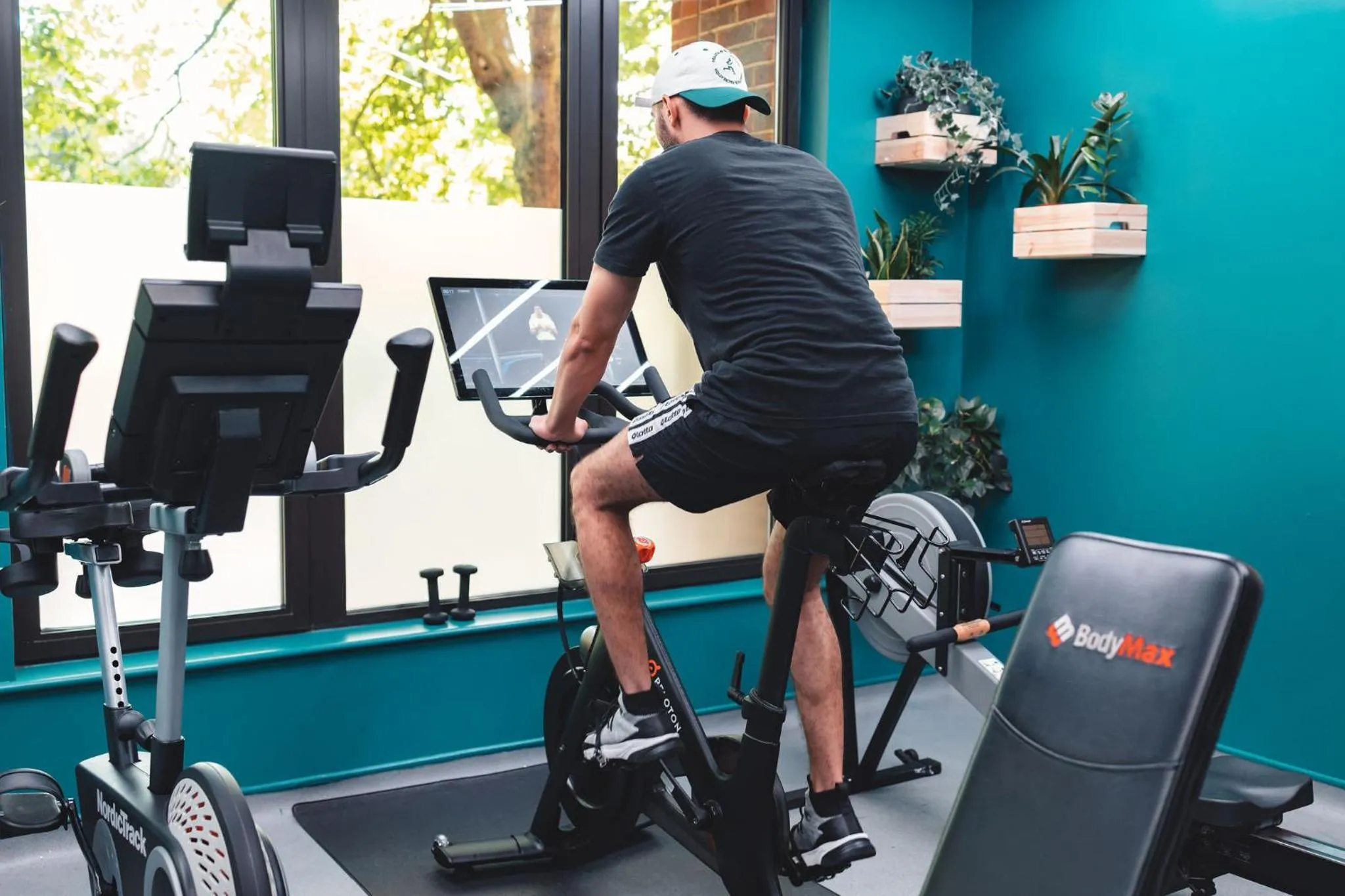 Fitness centre/facilities in room2 Southampton Hometel