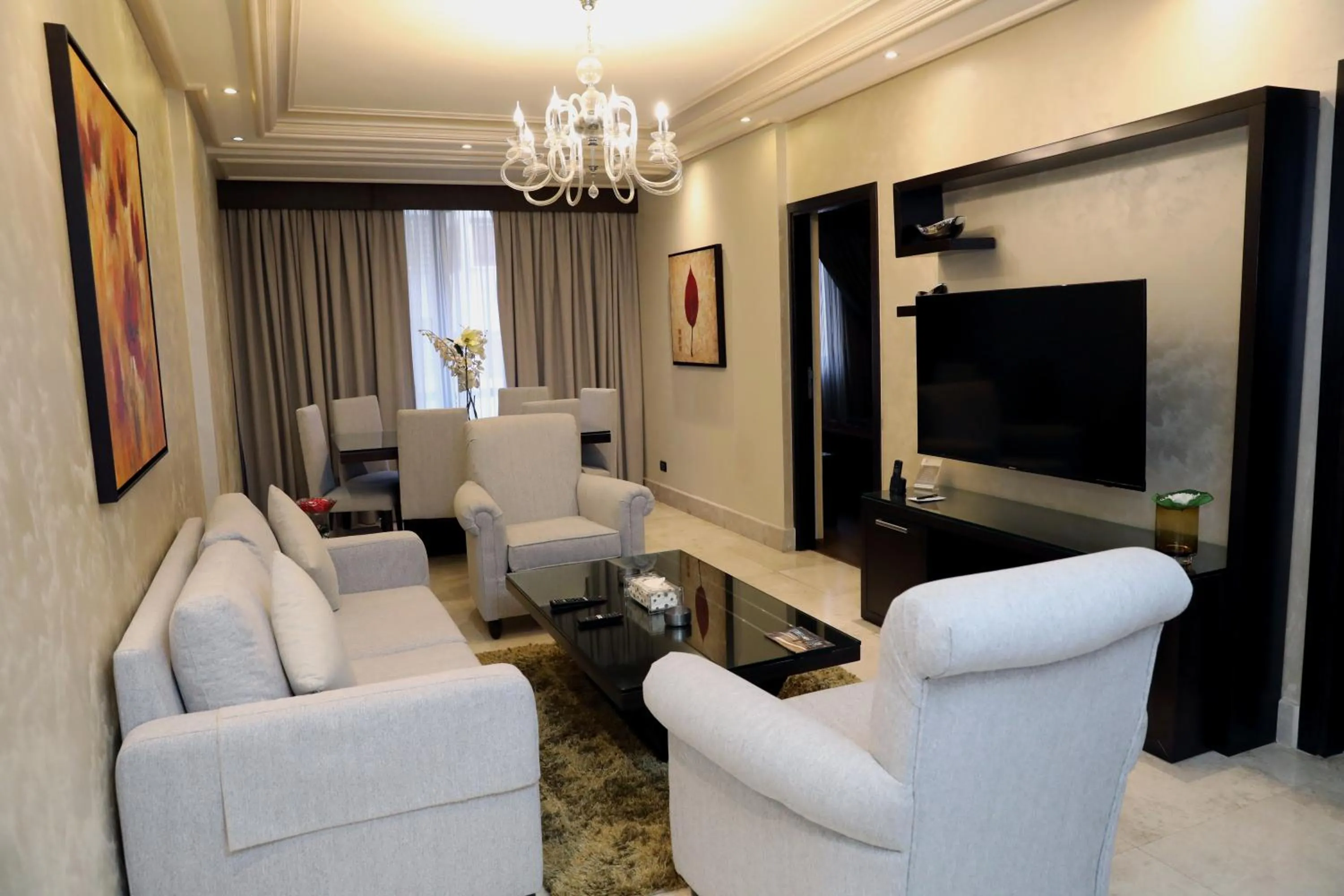 TV and multimedia in Imperial Suites Hotel