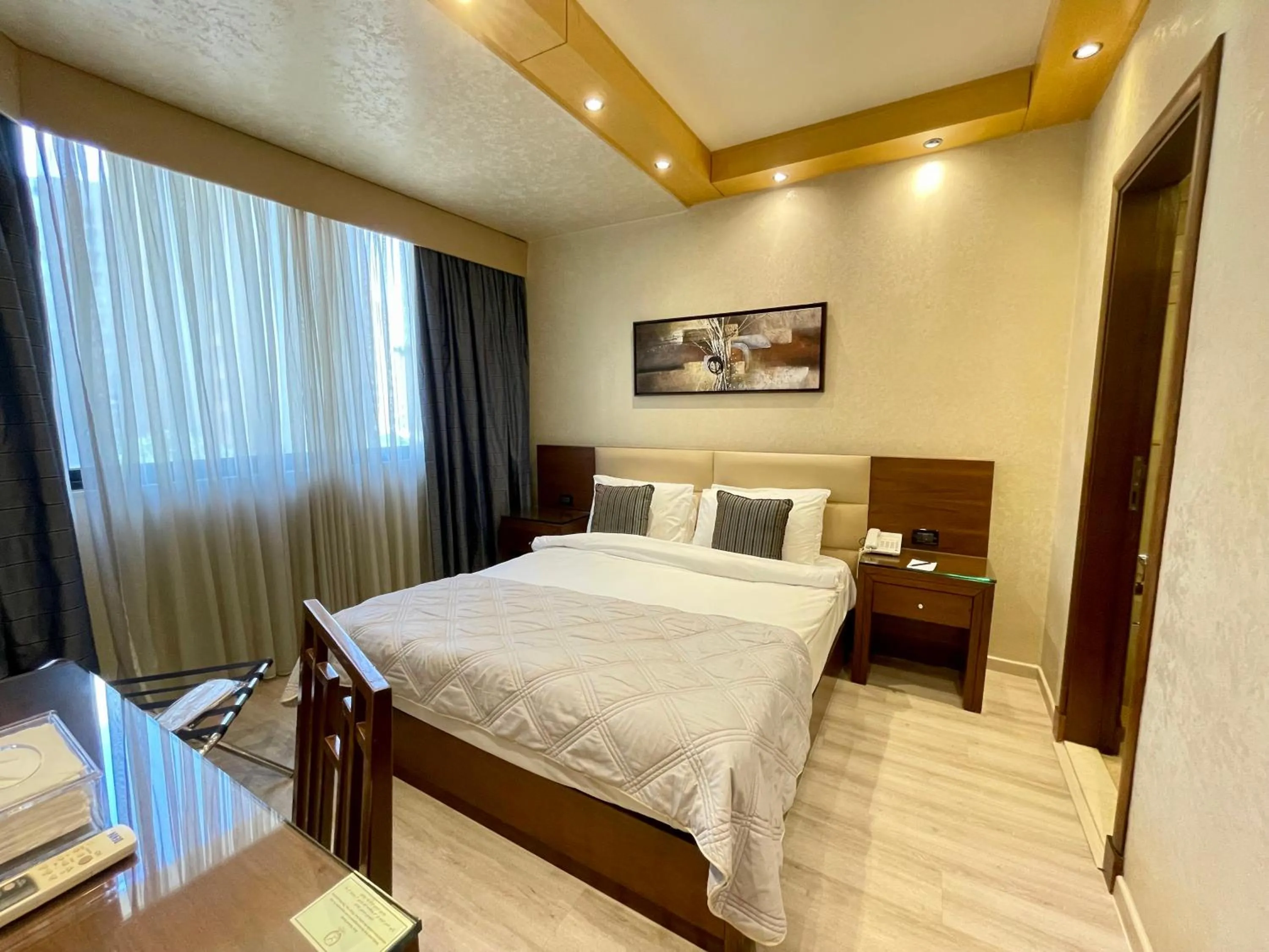 Bedroom, Bed in Imperial Suites Hotel