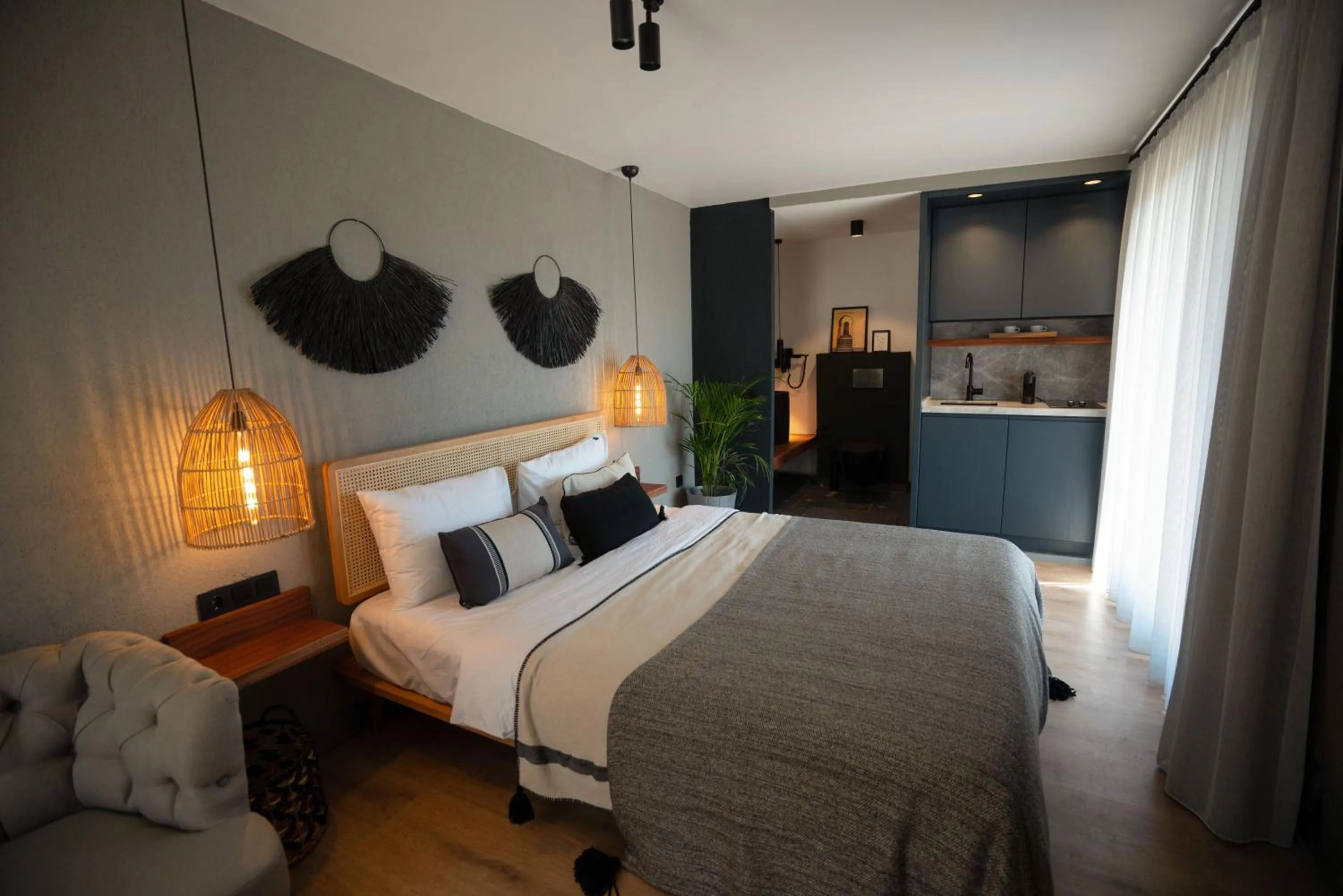 Photo of the whole room, Bed in Alp Suites Pinehill