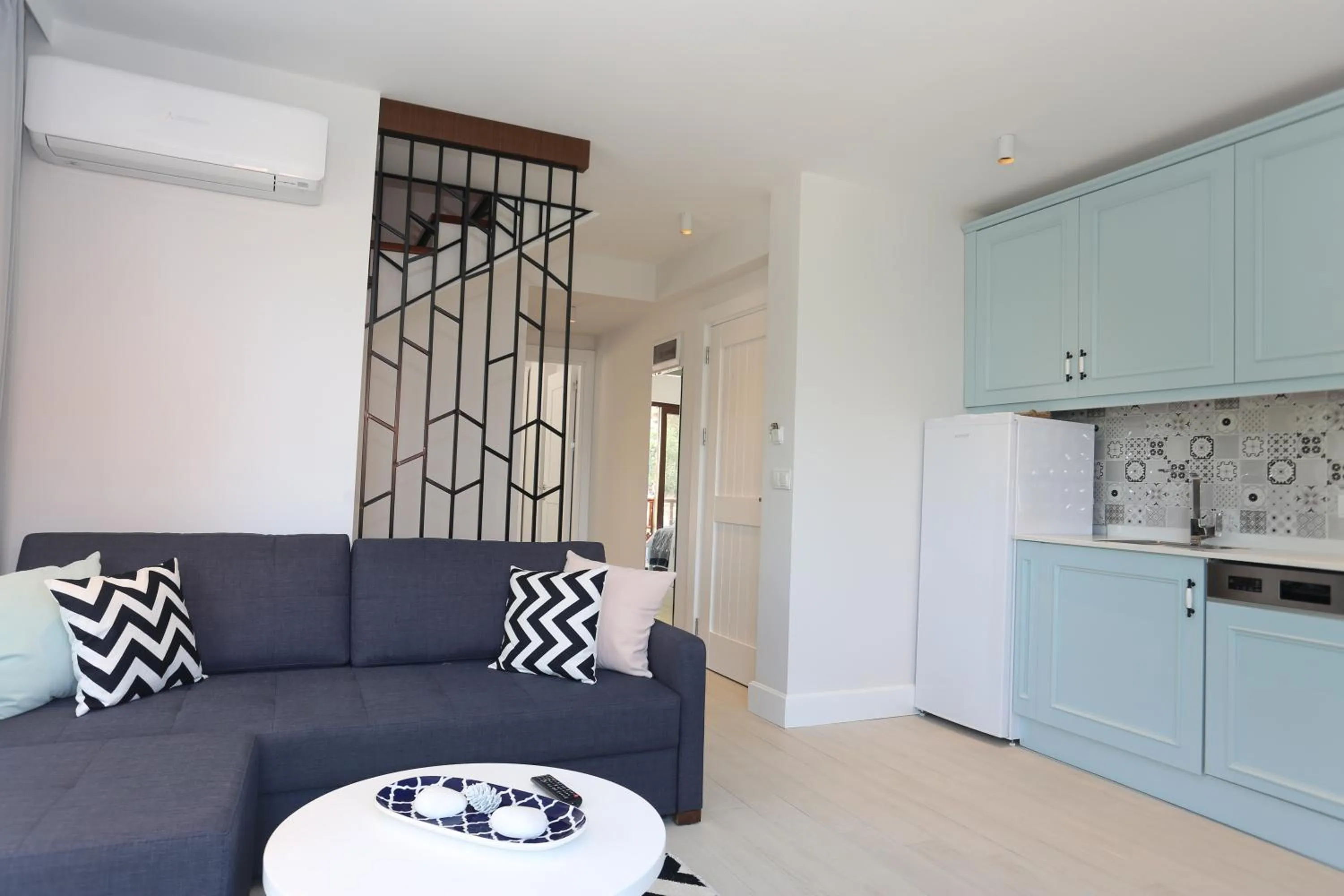 Seating area in Alp Suites Pinehill