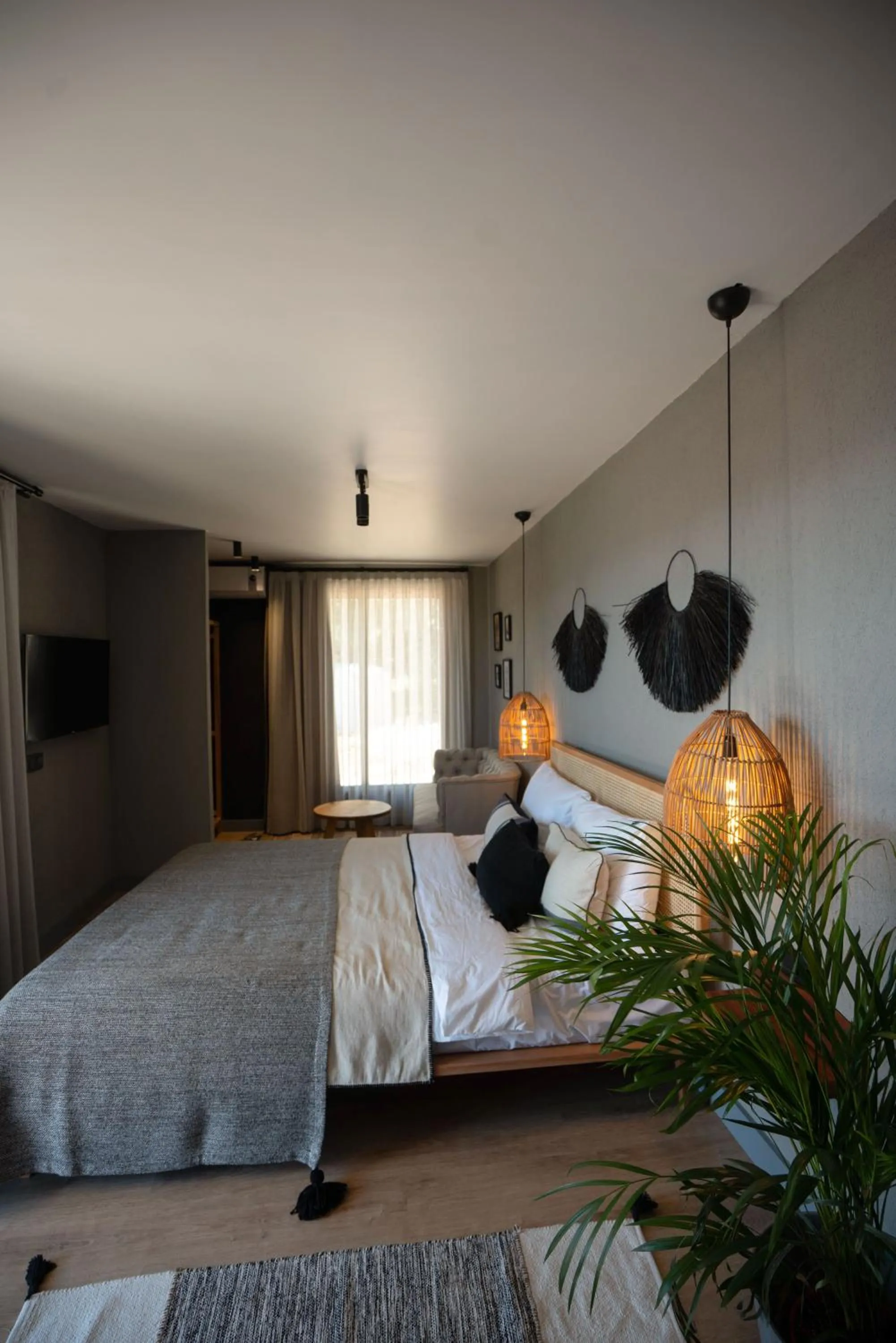 Photo of the whole room, Bed in Alp Suites Pinehill