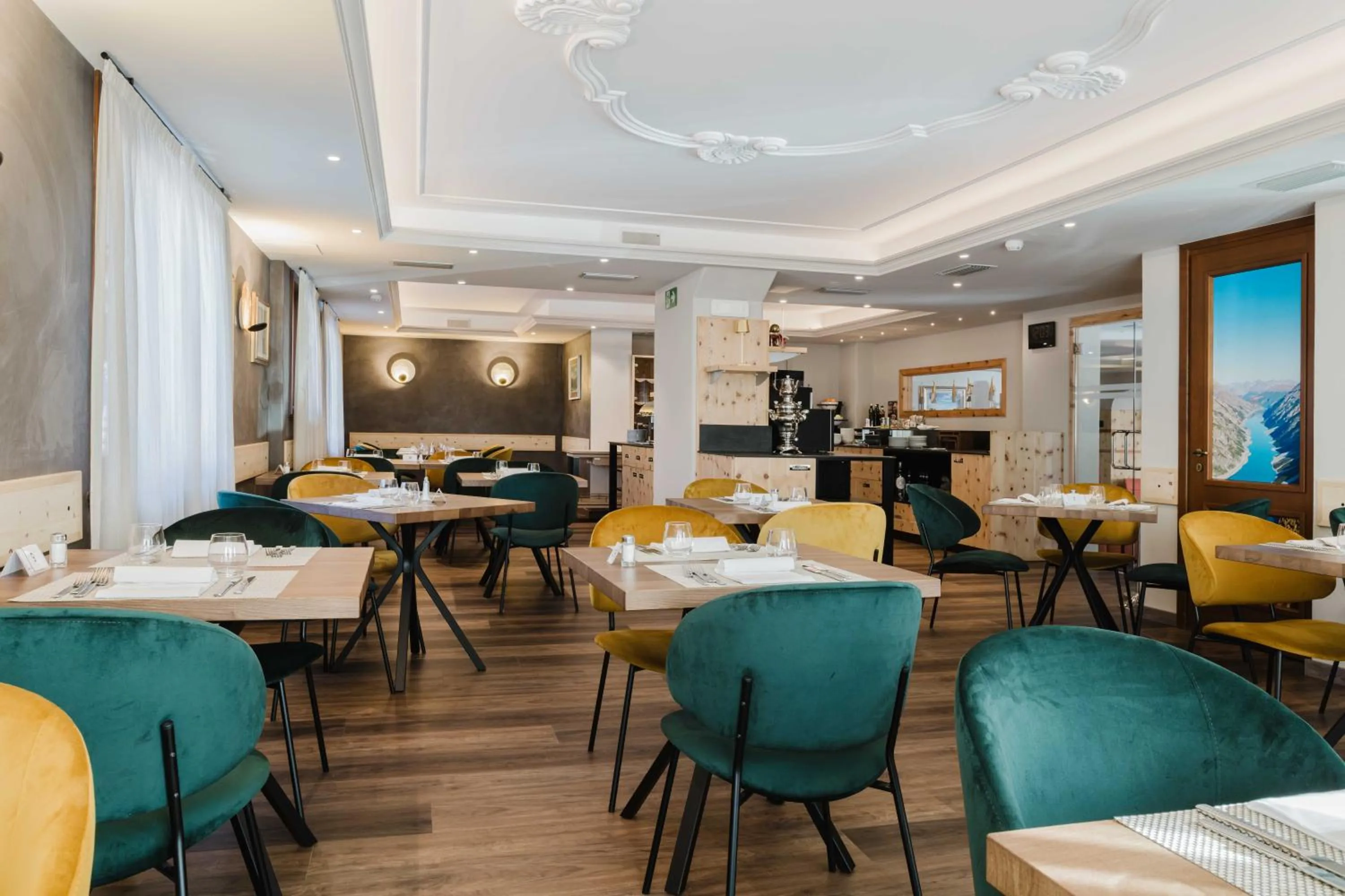 Restaurant/places to eat in Hotel St. Michael